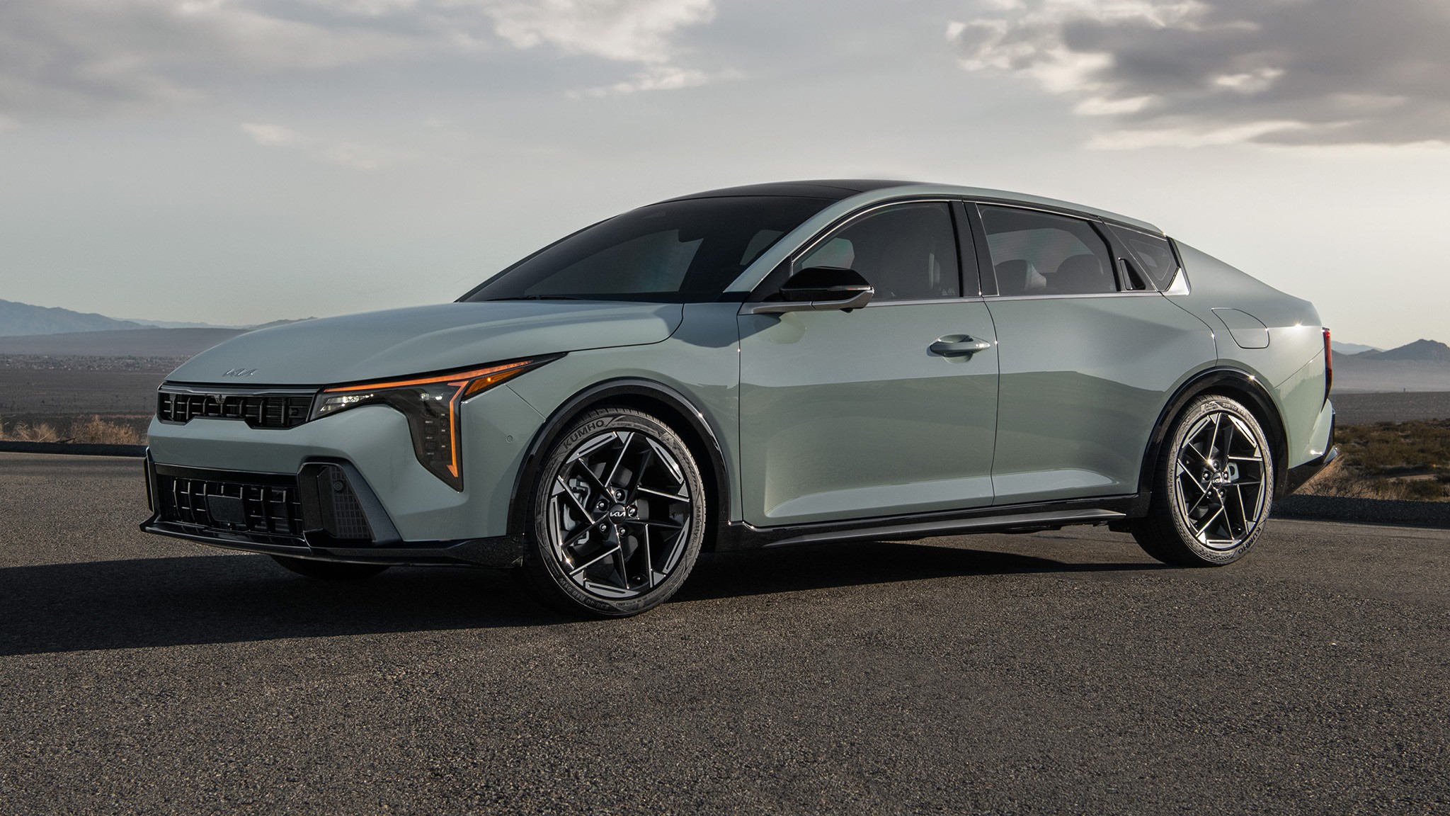 2025 Kia K4 GT Line sedan 12