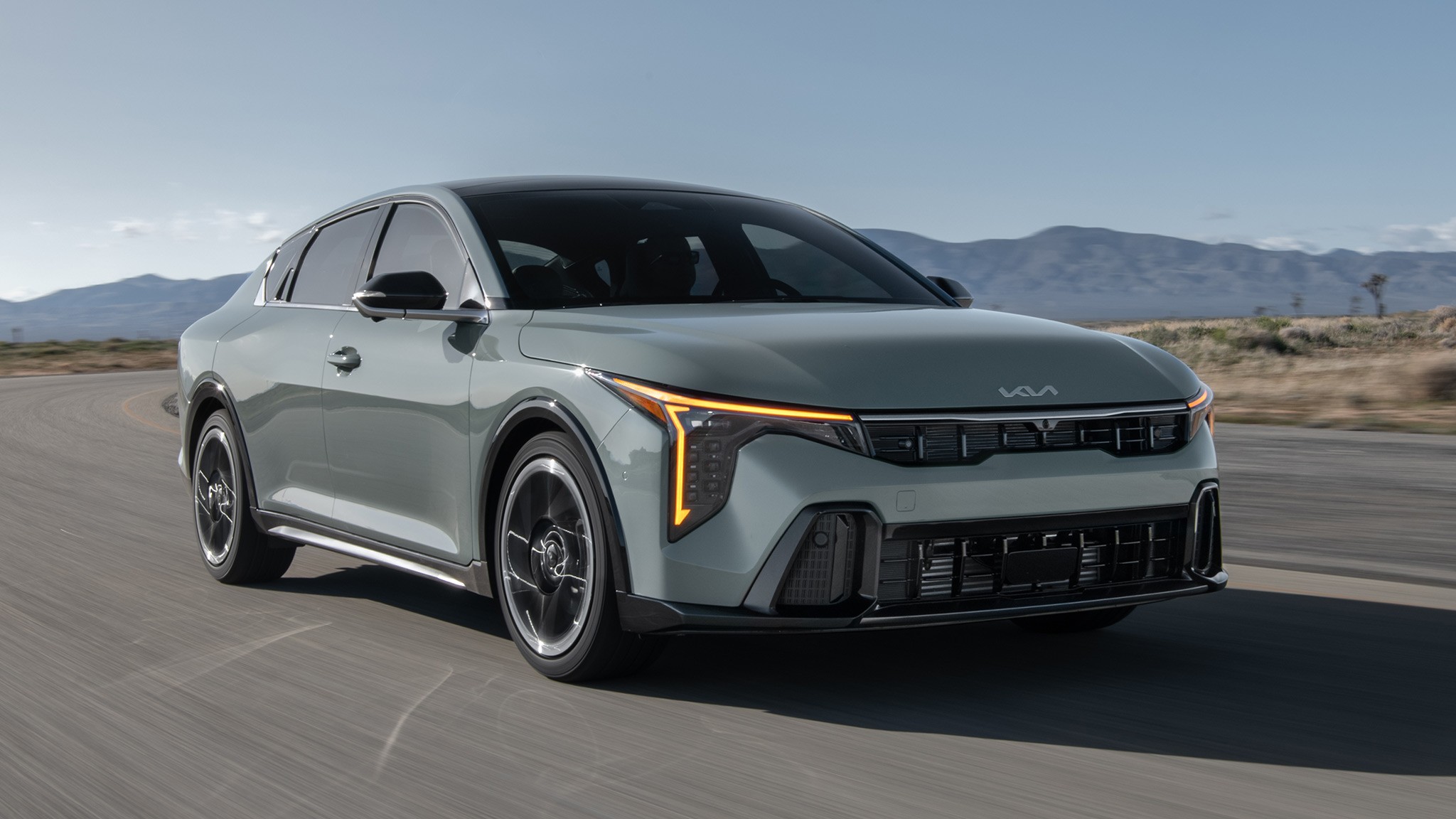 2025 Kia K4 GT Line sedan 13