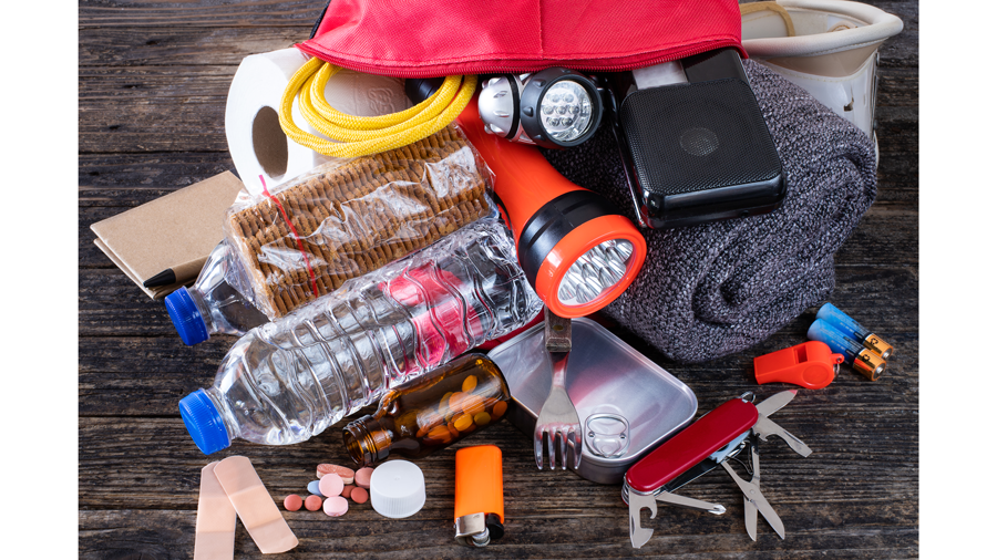 007 winter driving tips emergency kit for car