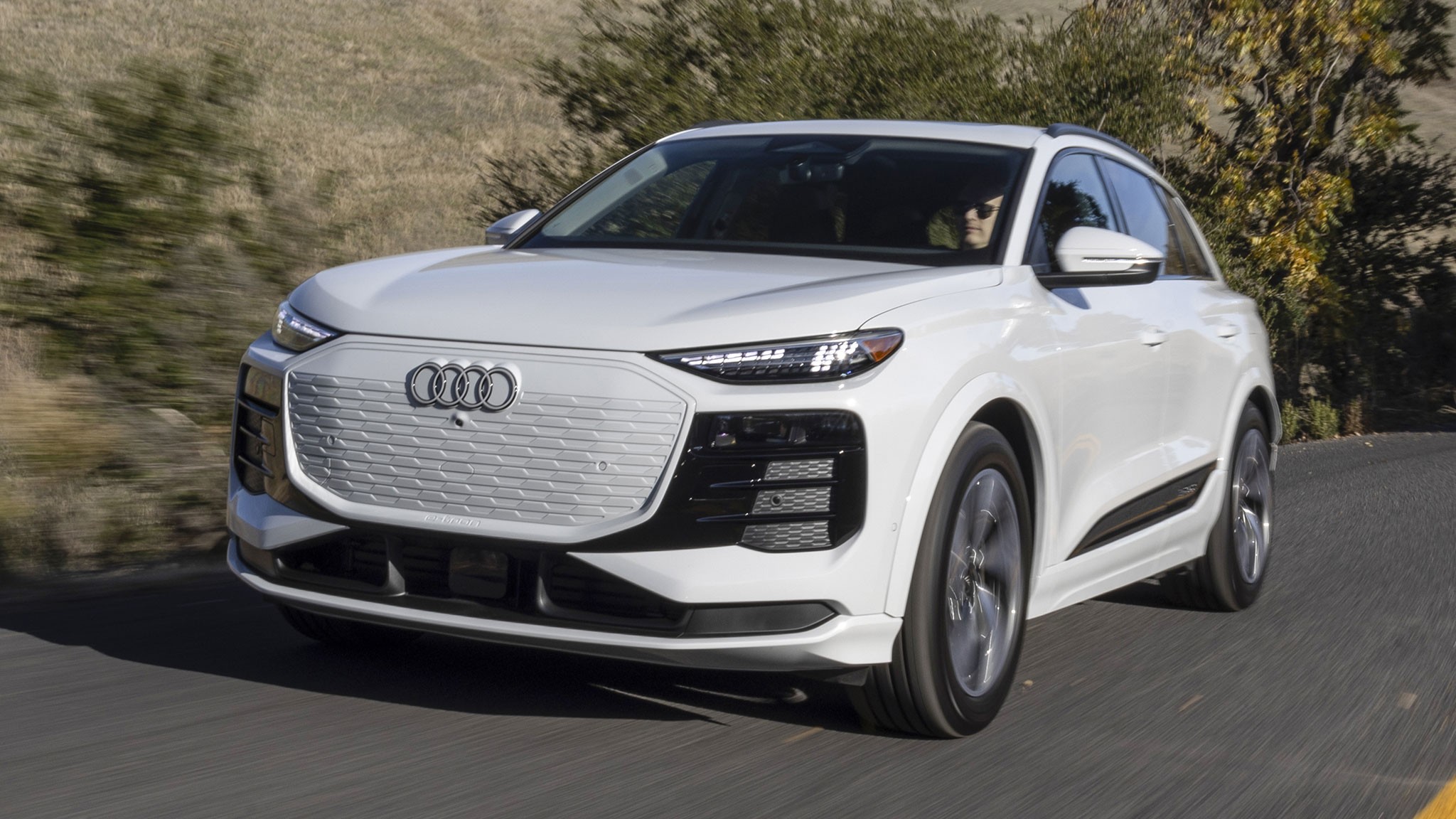 2025 audi q6 e tron glacier white 01