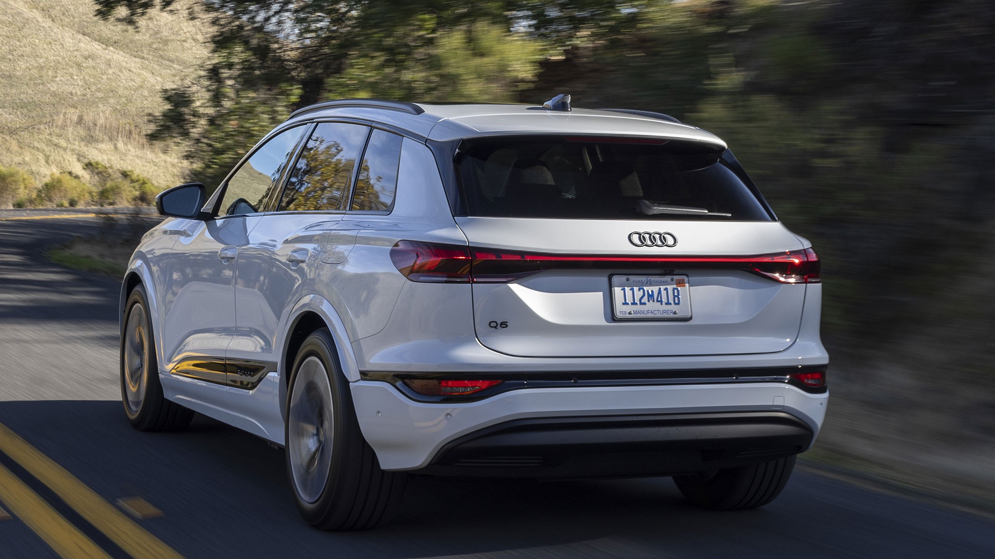 2025 audi q6 e tron glacier white 02