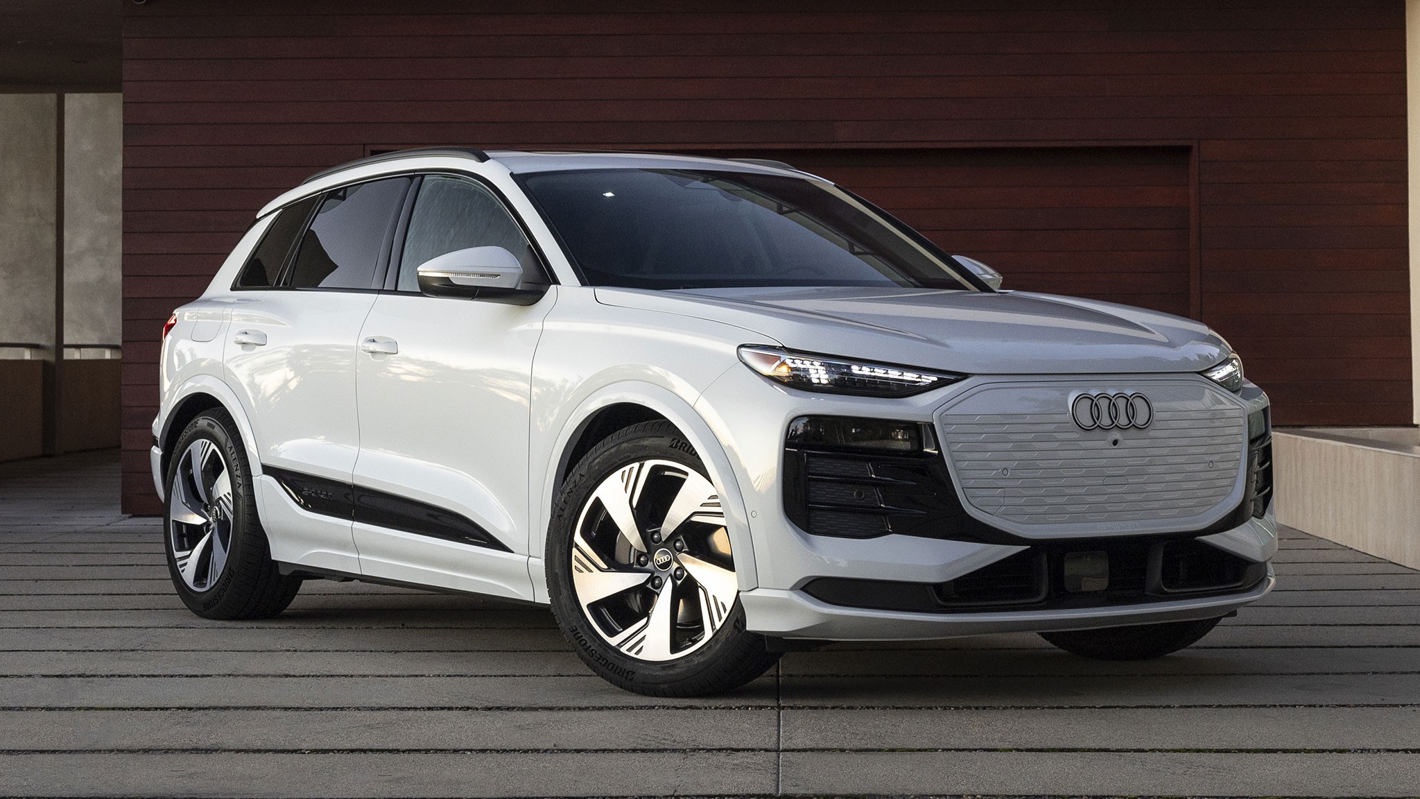2025 audi q6 e tron glacier white 04