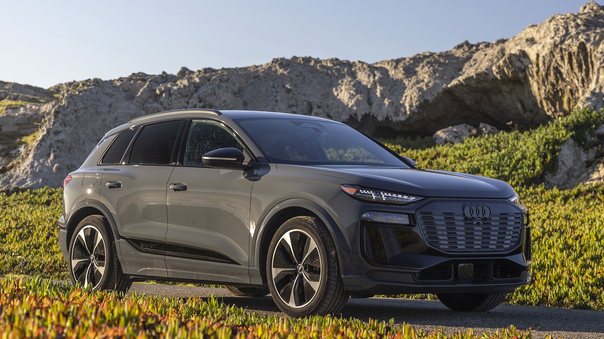 2025 audi sq6 e tron magnet gray 02