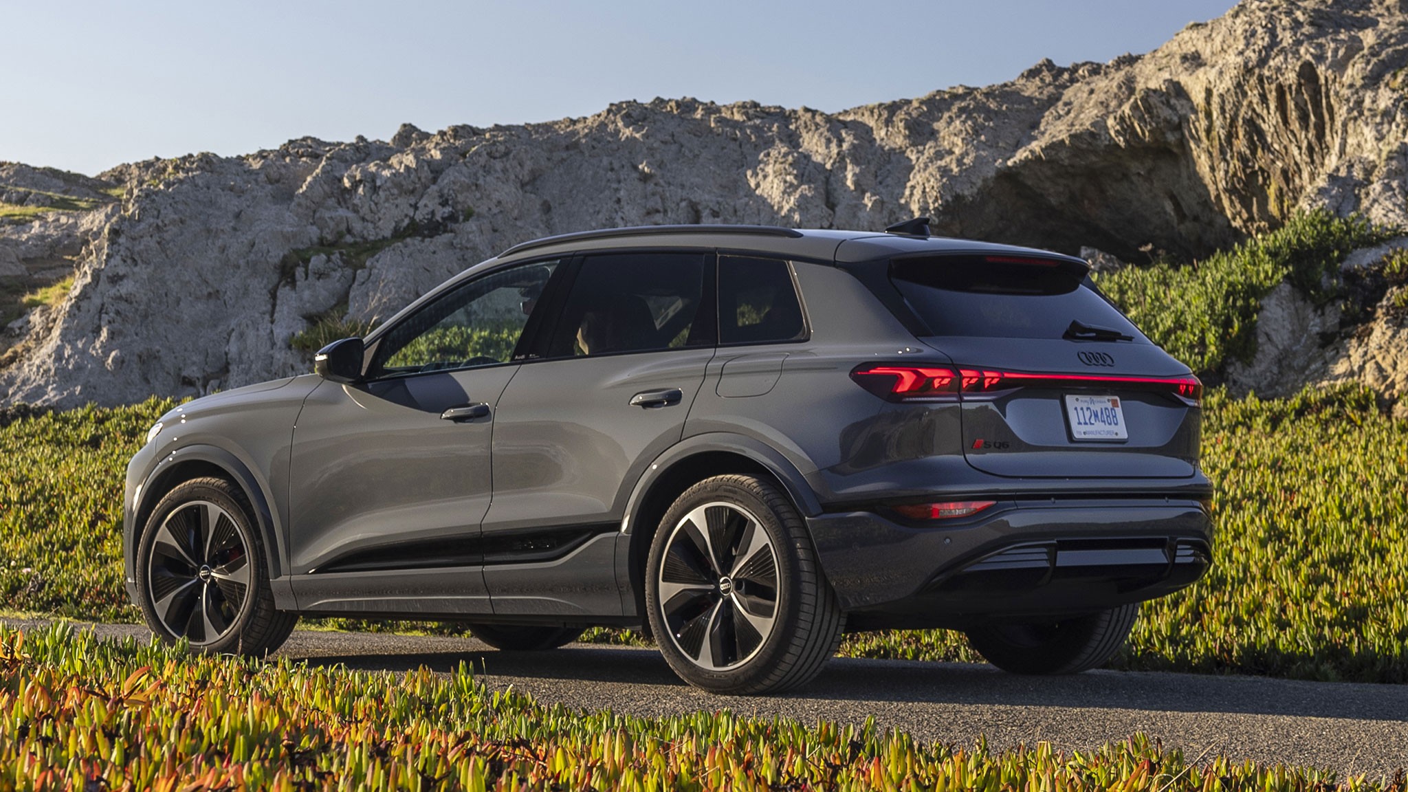 2025 audi sq6 e tron magnet gray 03