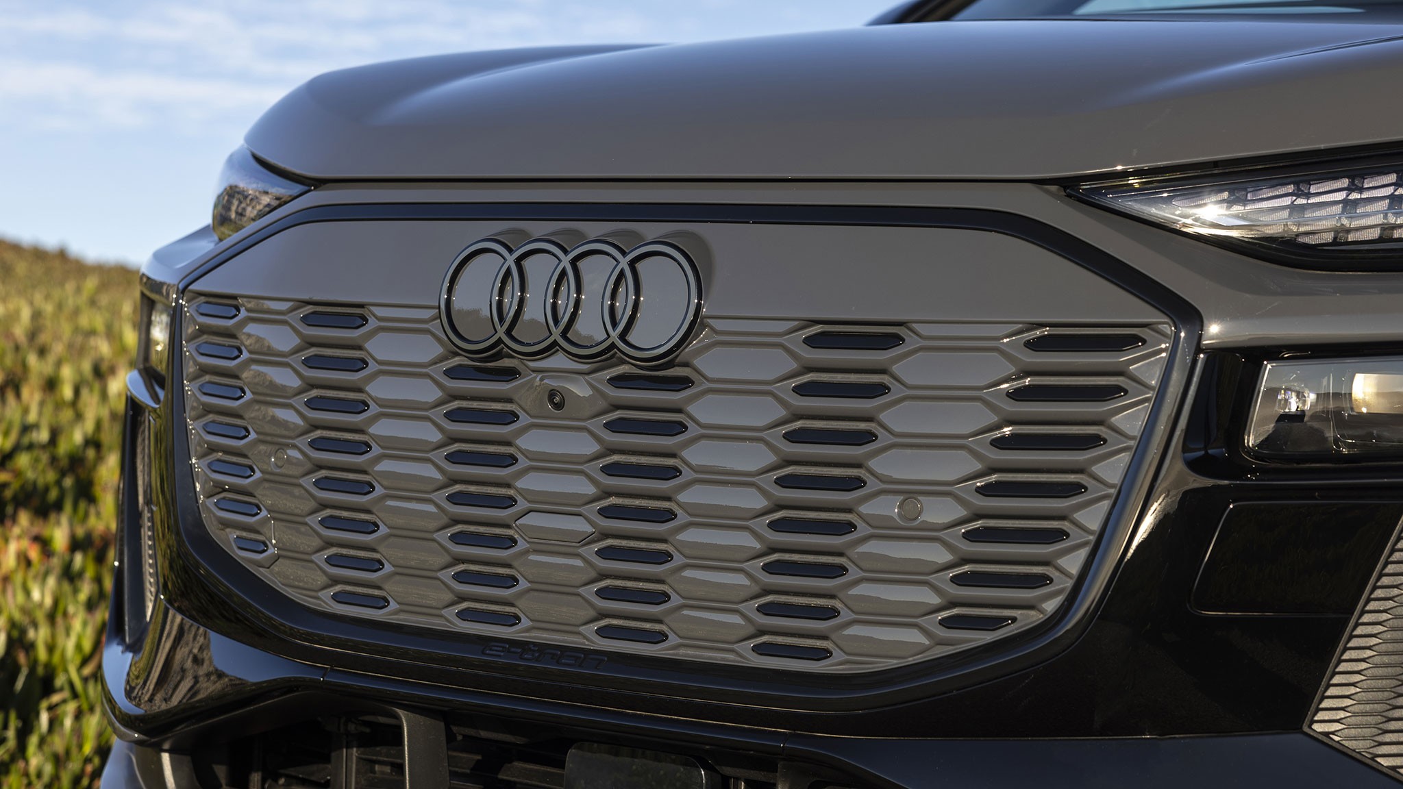 2025 audi sq6 e tron magnet gray 04