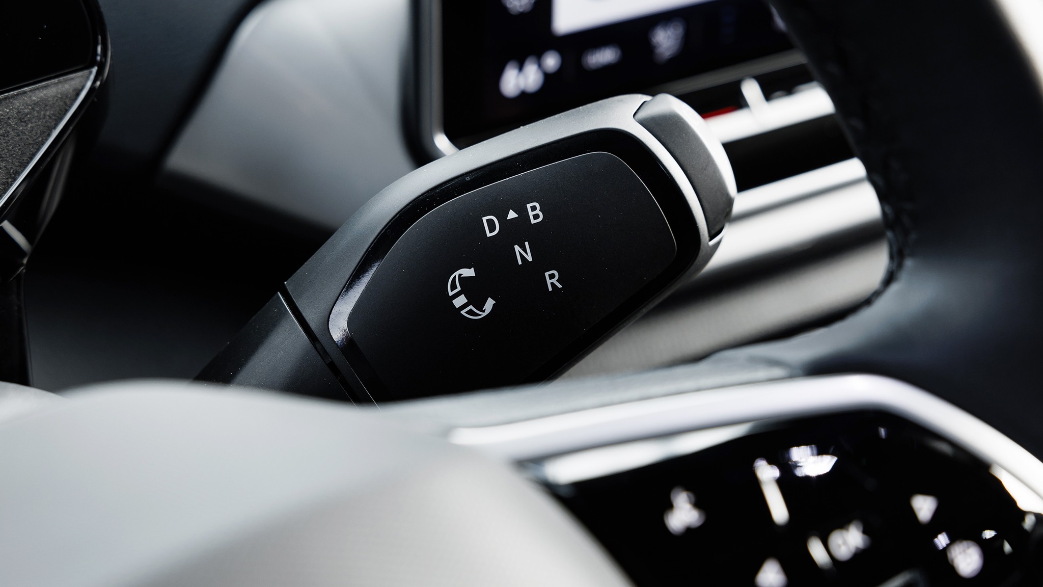 6 2025 Volkswagen ID4 interior