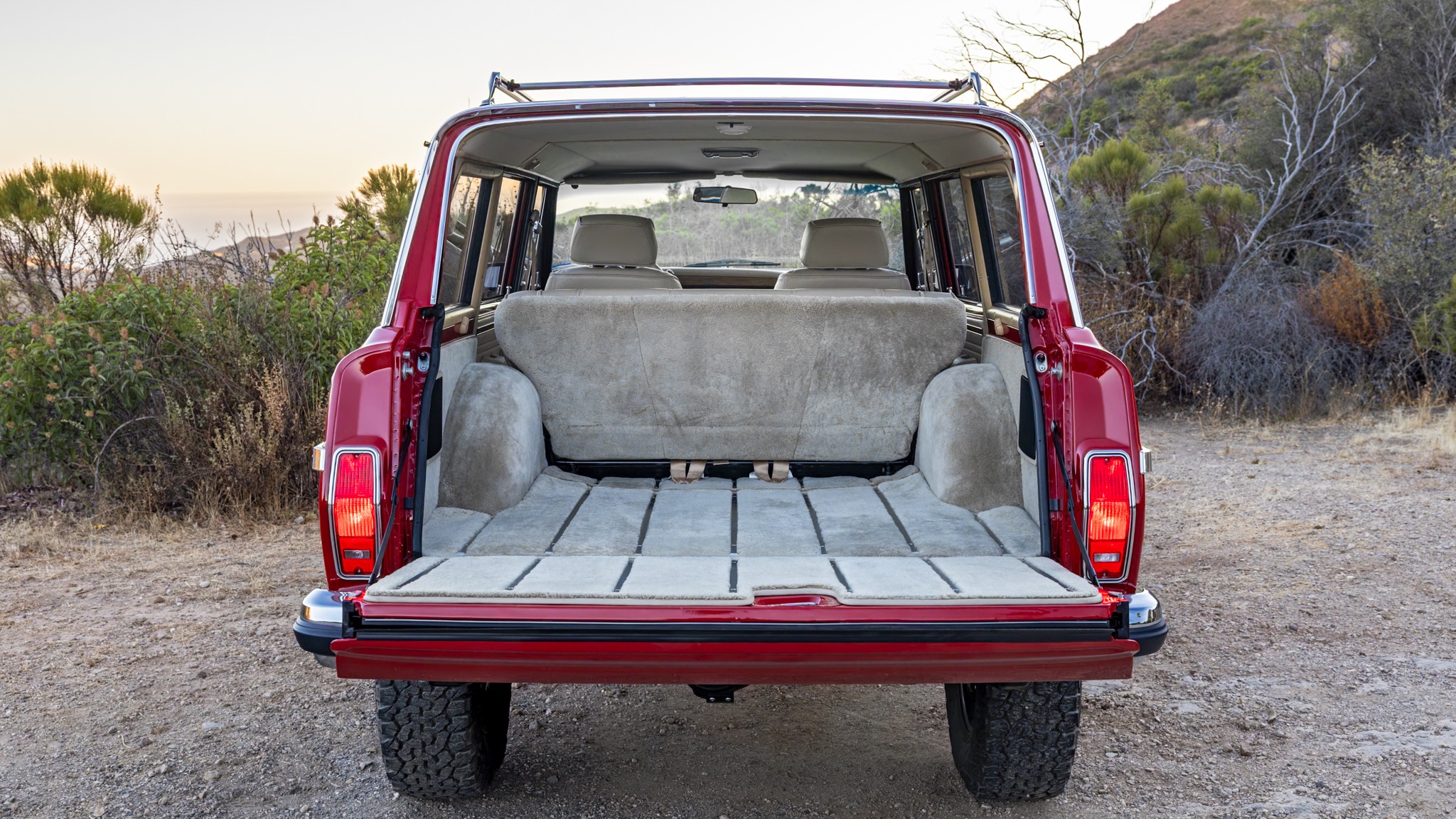 040 2025 Vigilante Jeep Grand Wagoneer Redeye