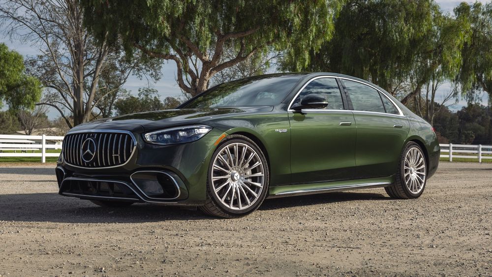 004 2024 Mercedes AMG S63 S E Performance Front Three Quarter Static