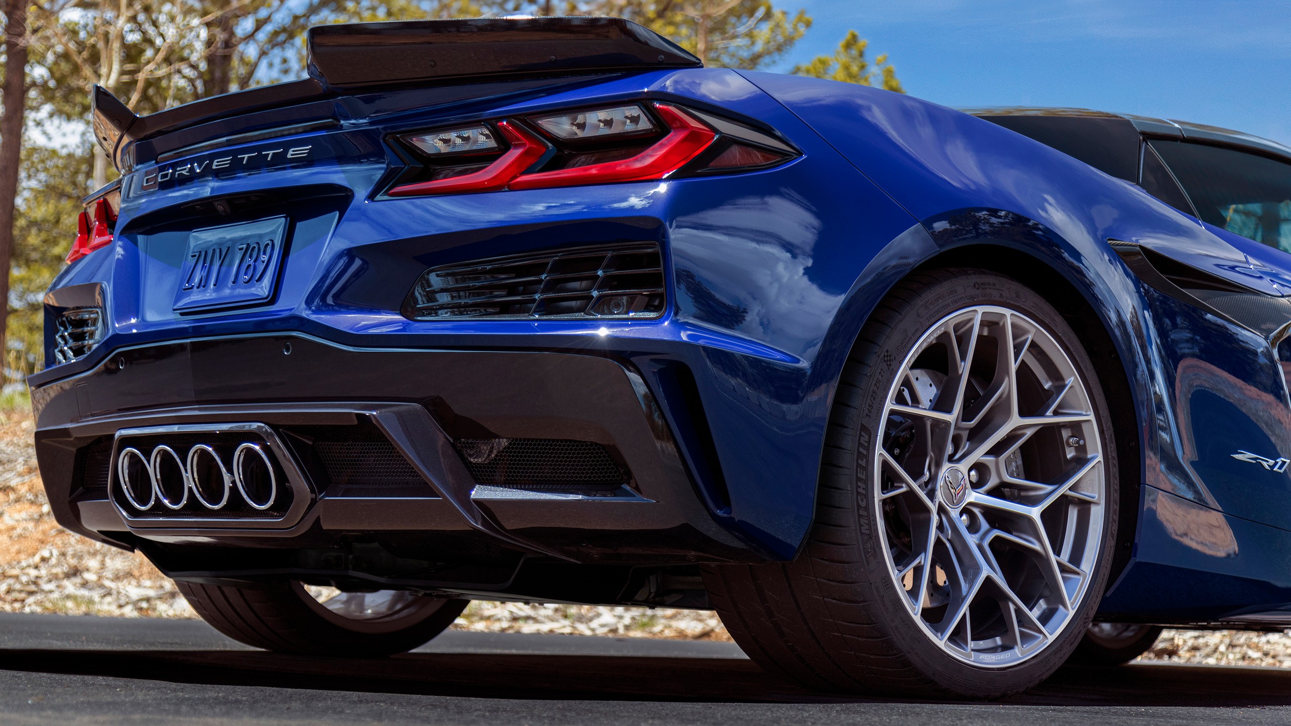 017 2025 Corvette ZR1 quarter mile times 0 60 time top speed 233