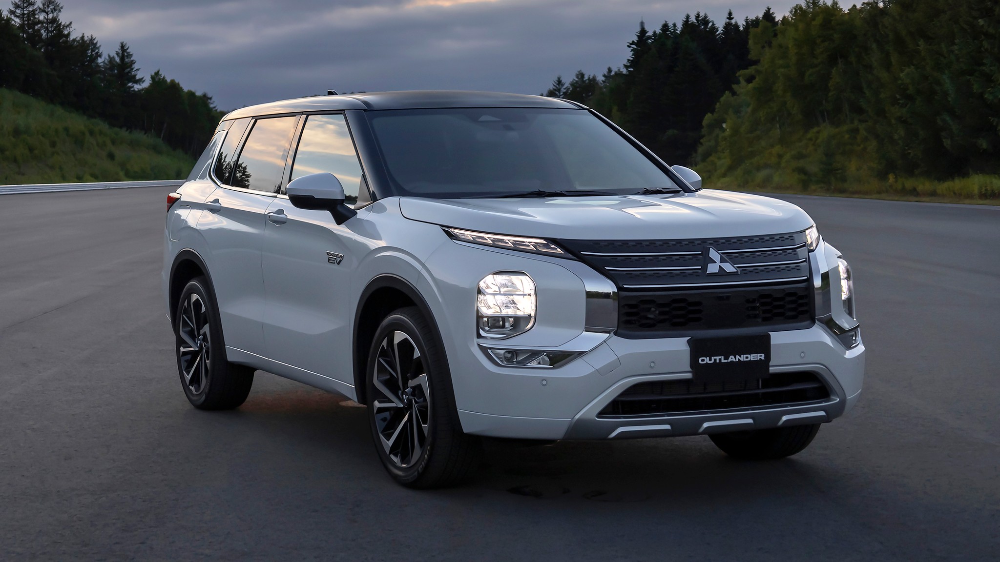 2025 Mitsubishi Outlander Hybrid