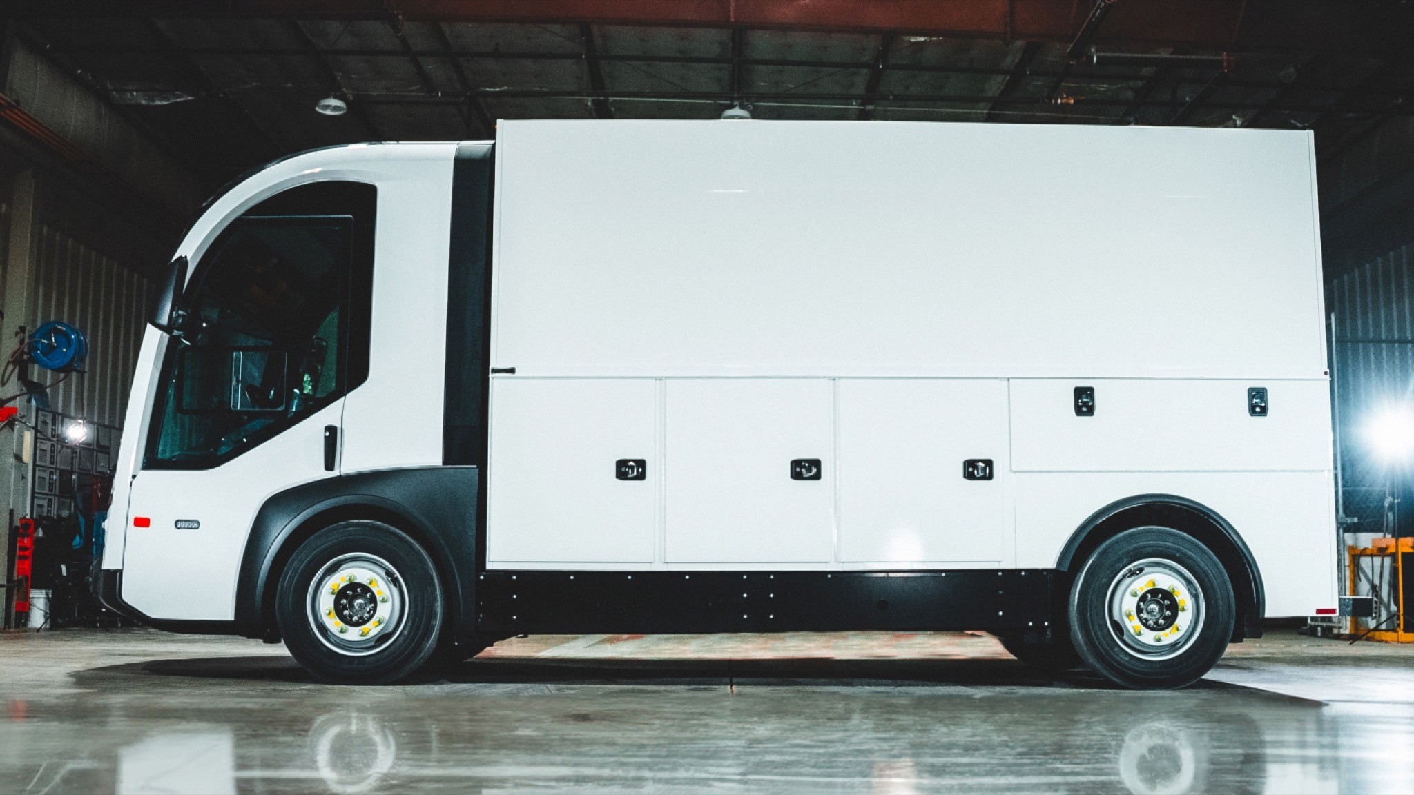 REE Automotive P7 Series Electric Commercial Vehicle 3