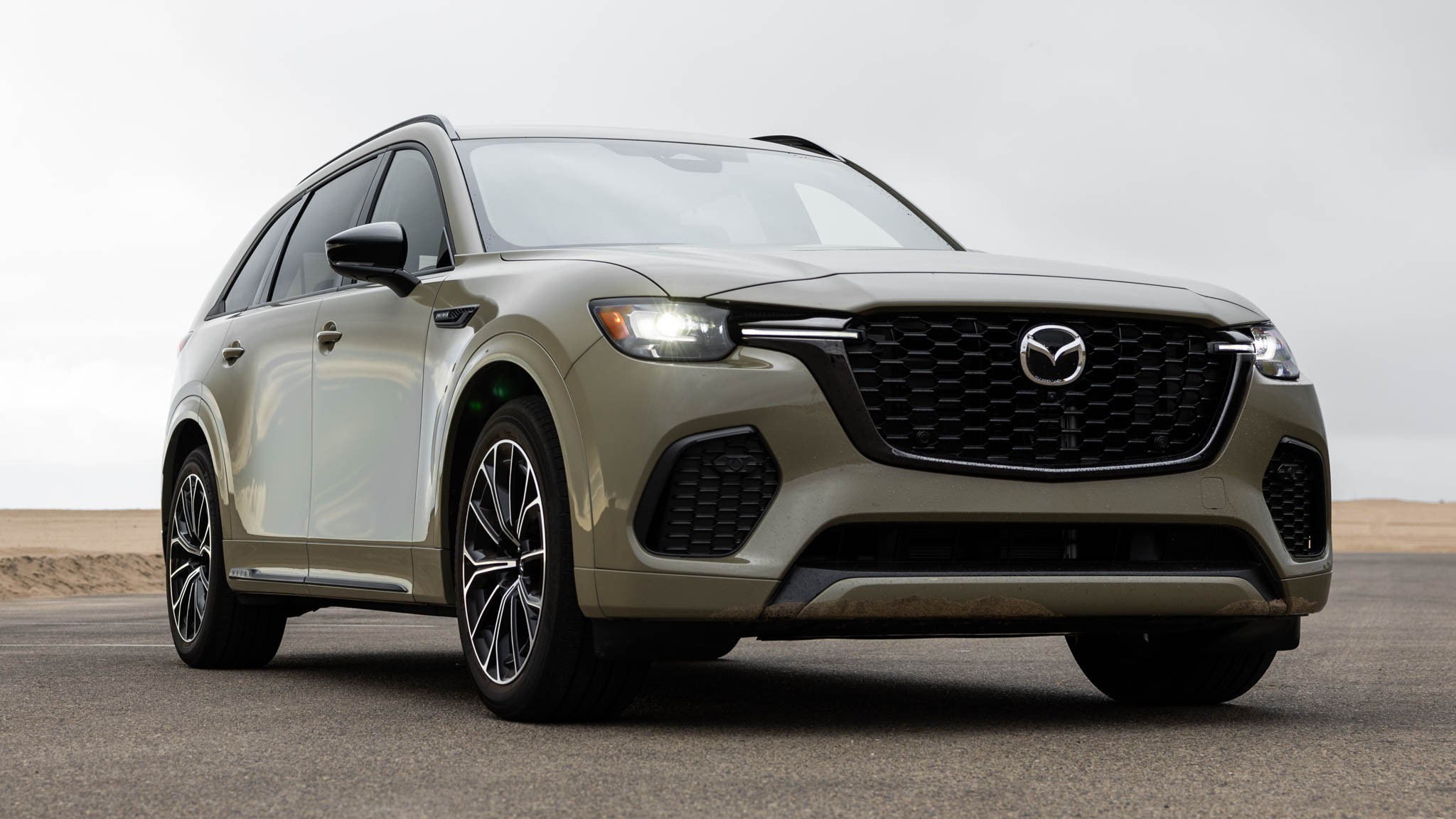 027 2025 Mazda CX70 LT