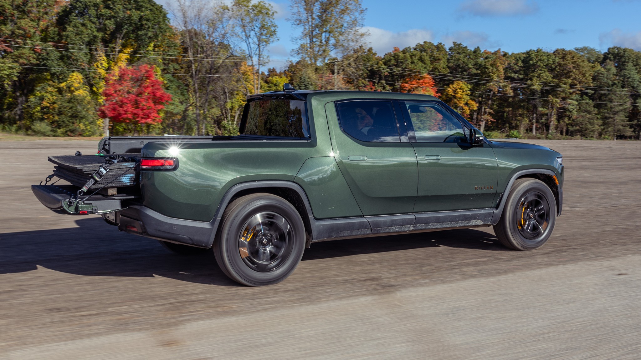 015 2025 Rivian R1T Tri Motor