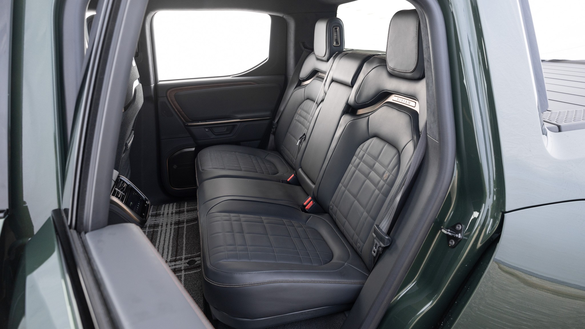 018 2025 Rivian R1T Tri Motor