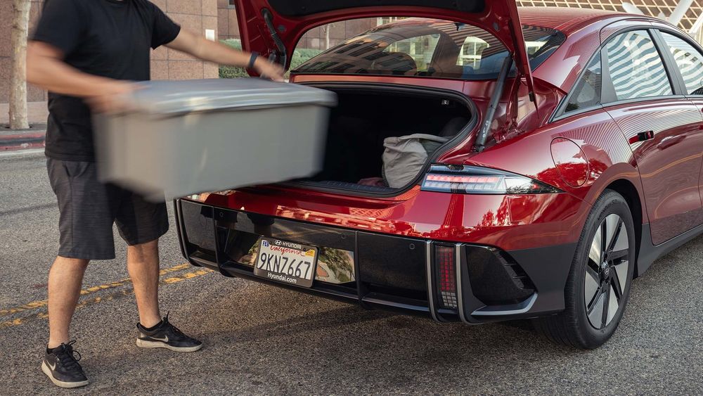 063 2024 Hyundai Ioniq 6 SE