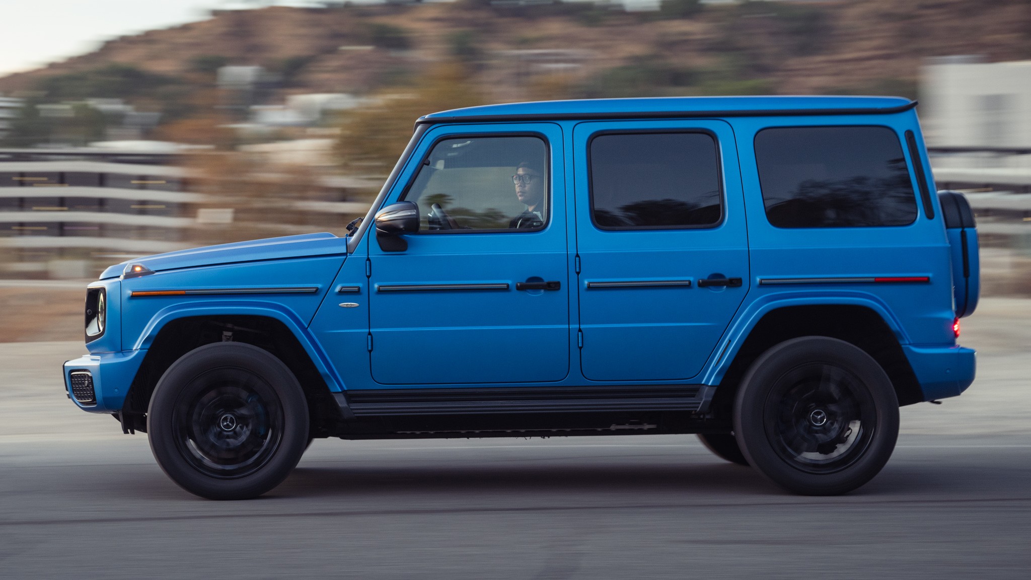 043 2025 Mercedes G580 EV