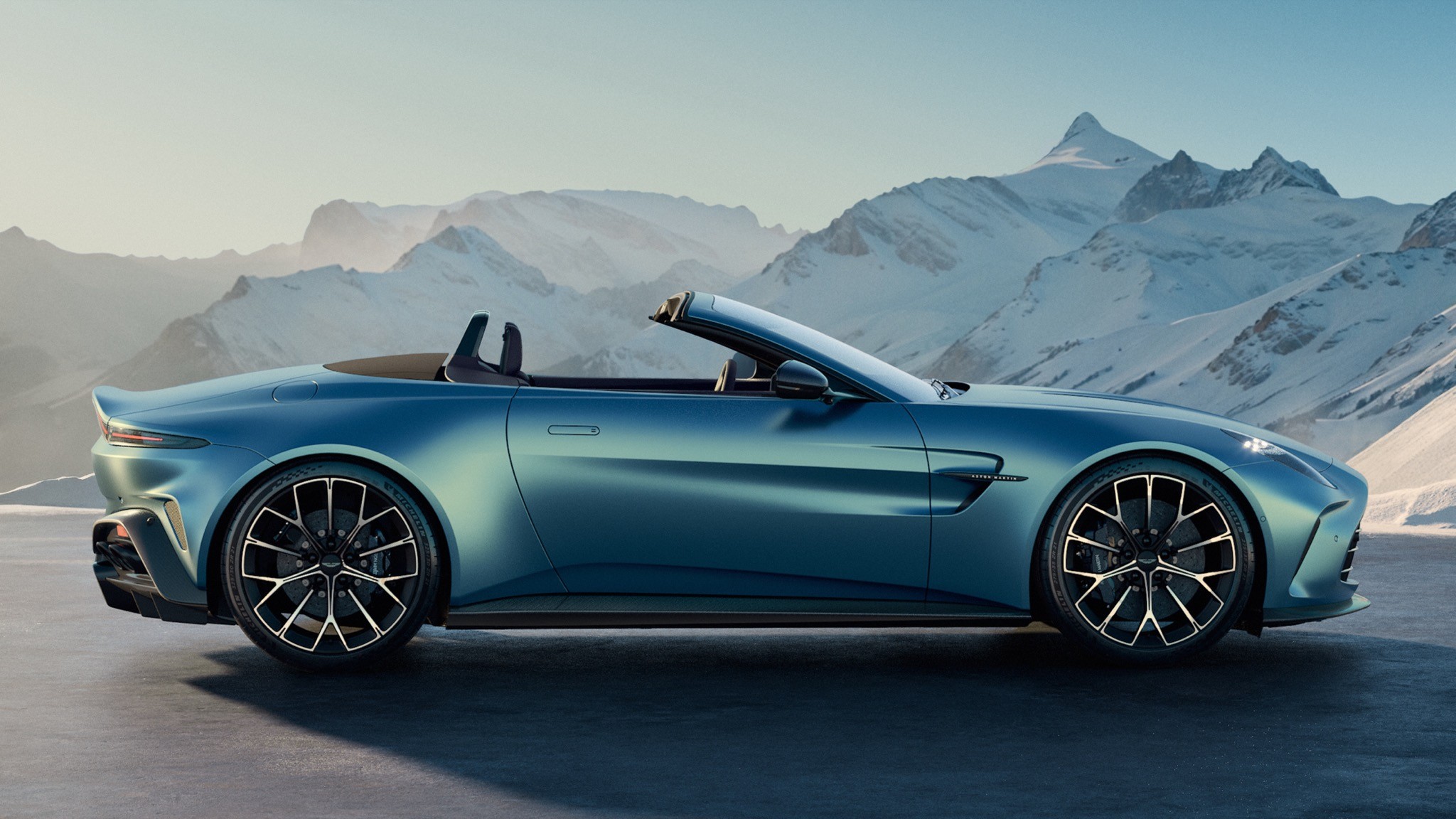 2025 aston martin vantage roadster 8