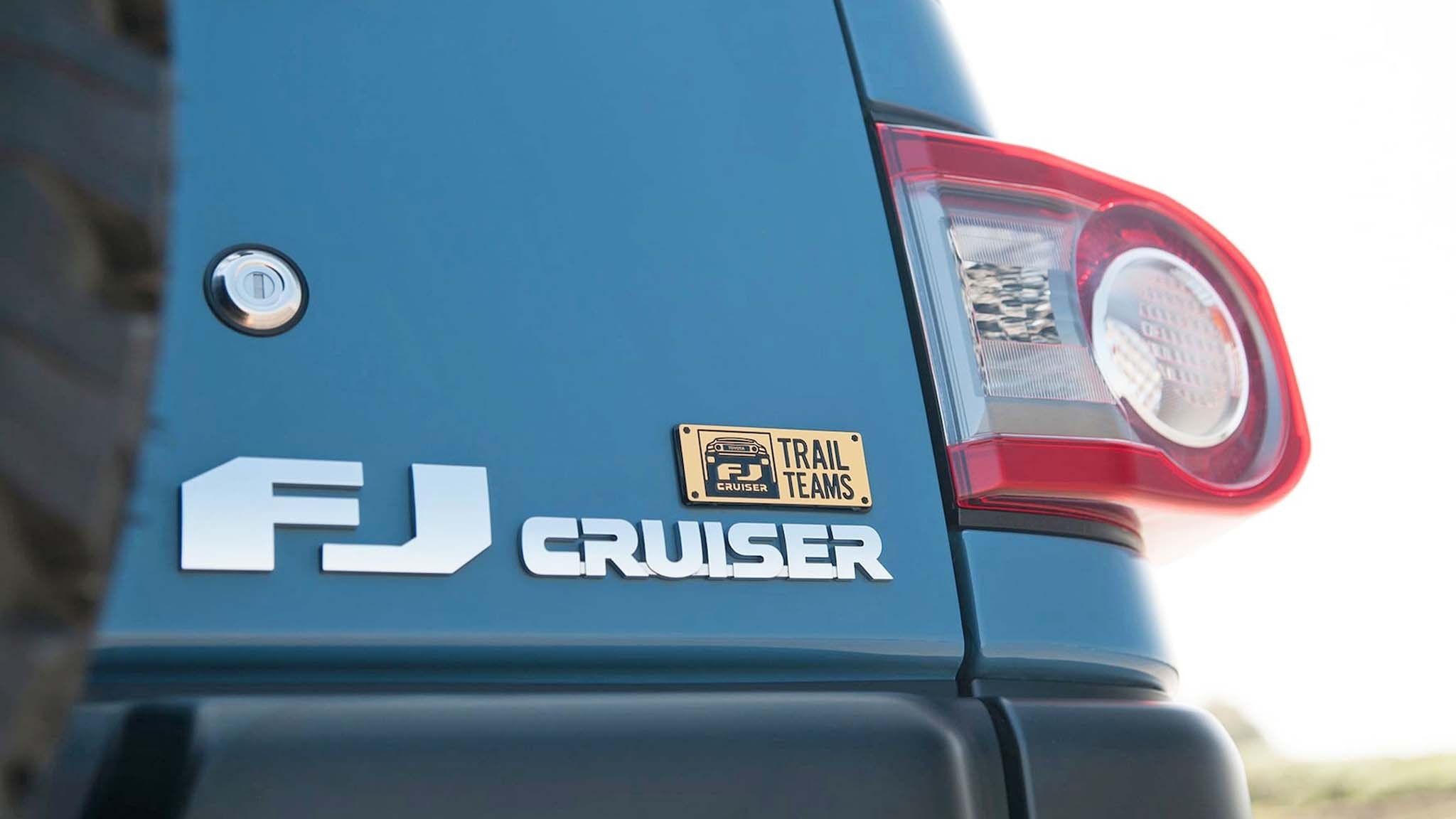 002 2014 toyota fj cruiser trail teams badge