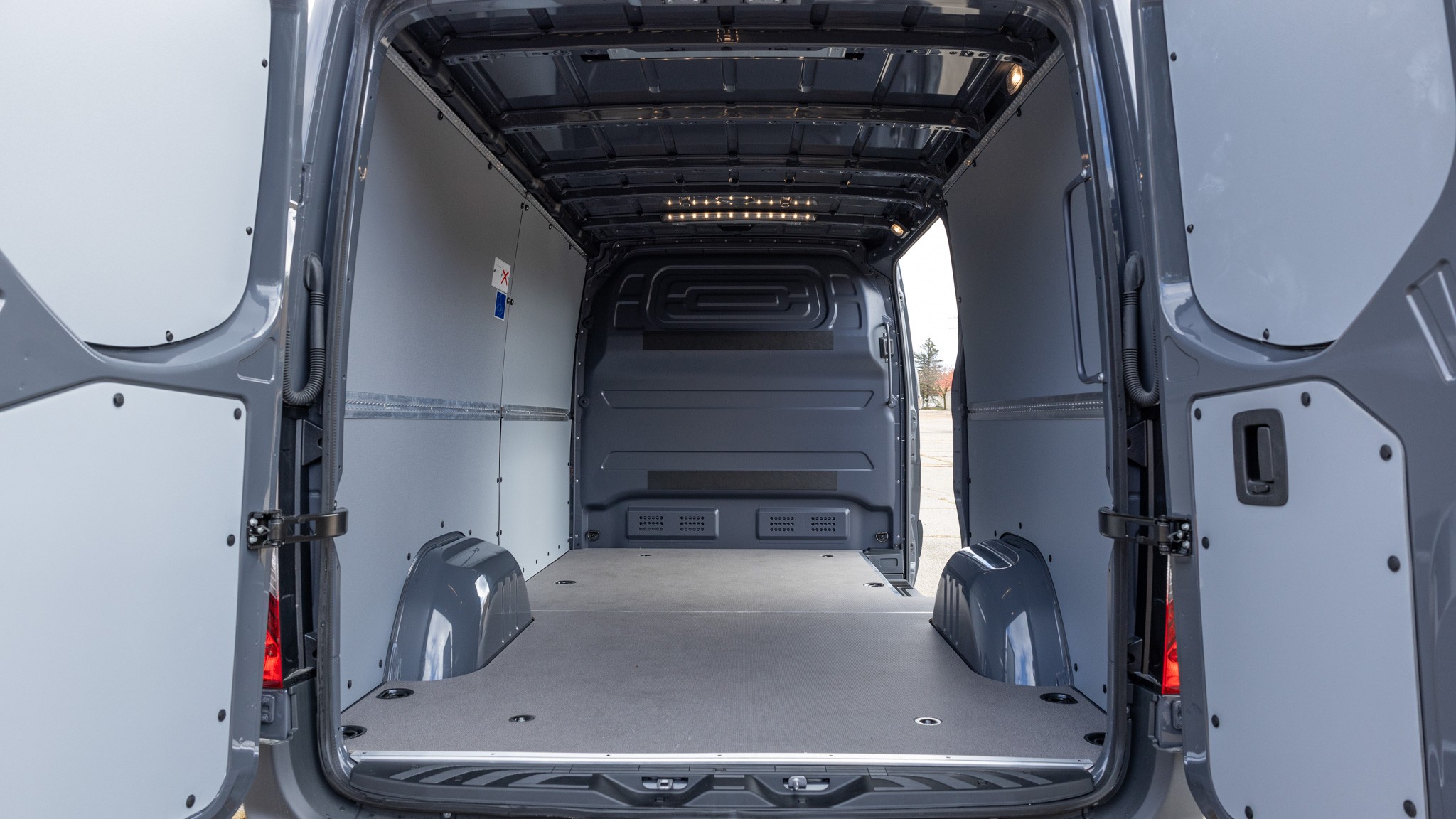 027 2025 Mercedes Benz Sprinter AWD