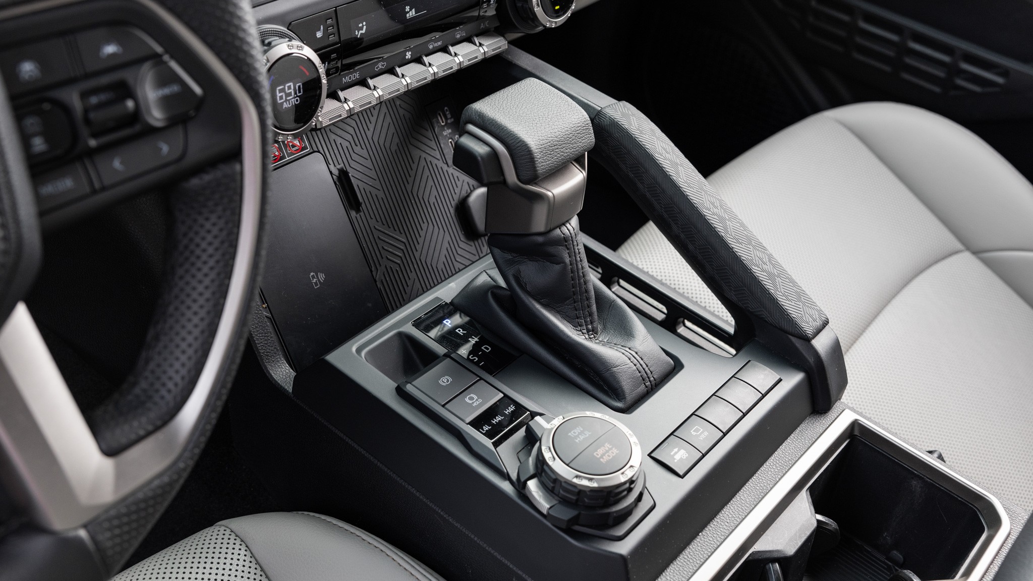 017 2024 Toyota Tacoma Limited