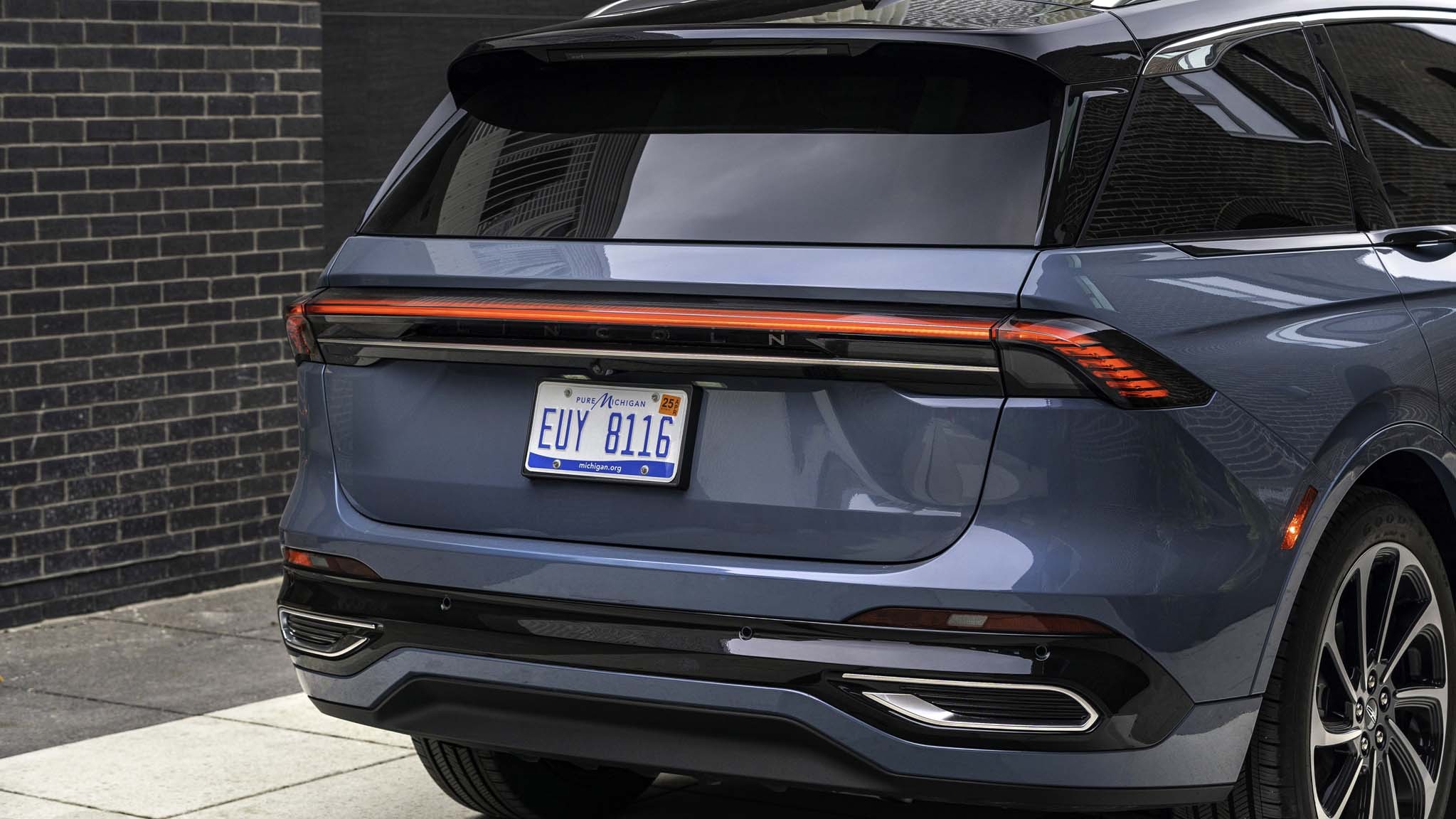 028 2025 Lincoln Nautilus Nautilus Black Label Hybrid AWD