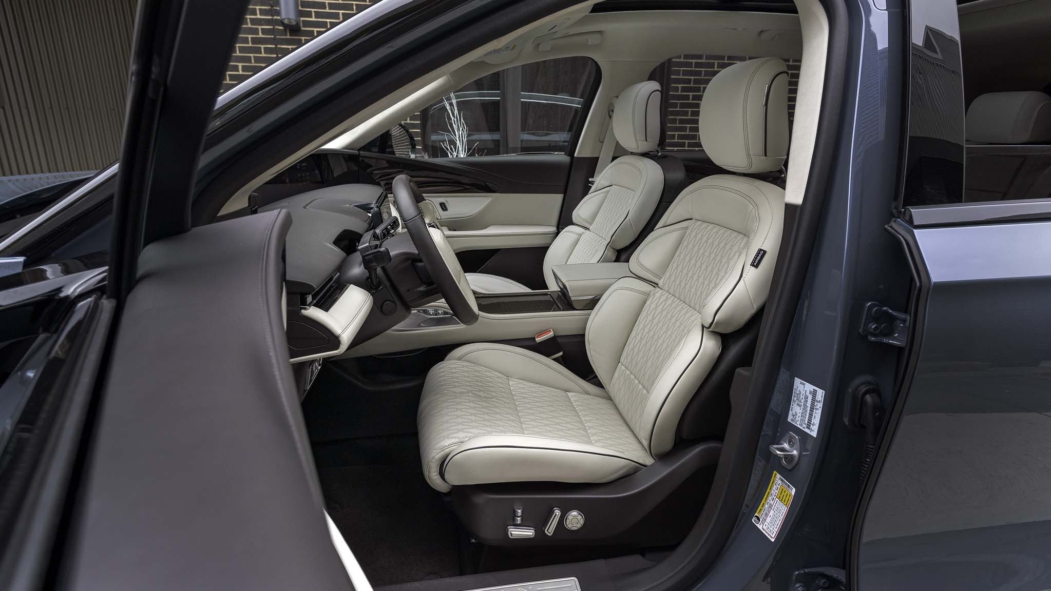 030 2025 Lincoln Nautilus Nautilus Black Label Hybrid AWD