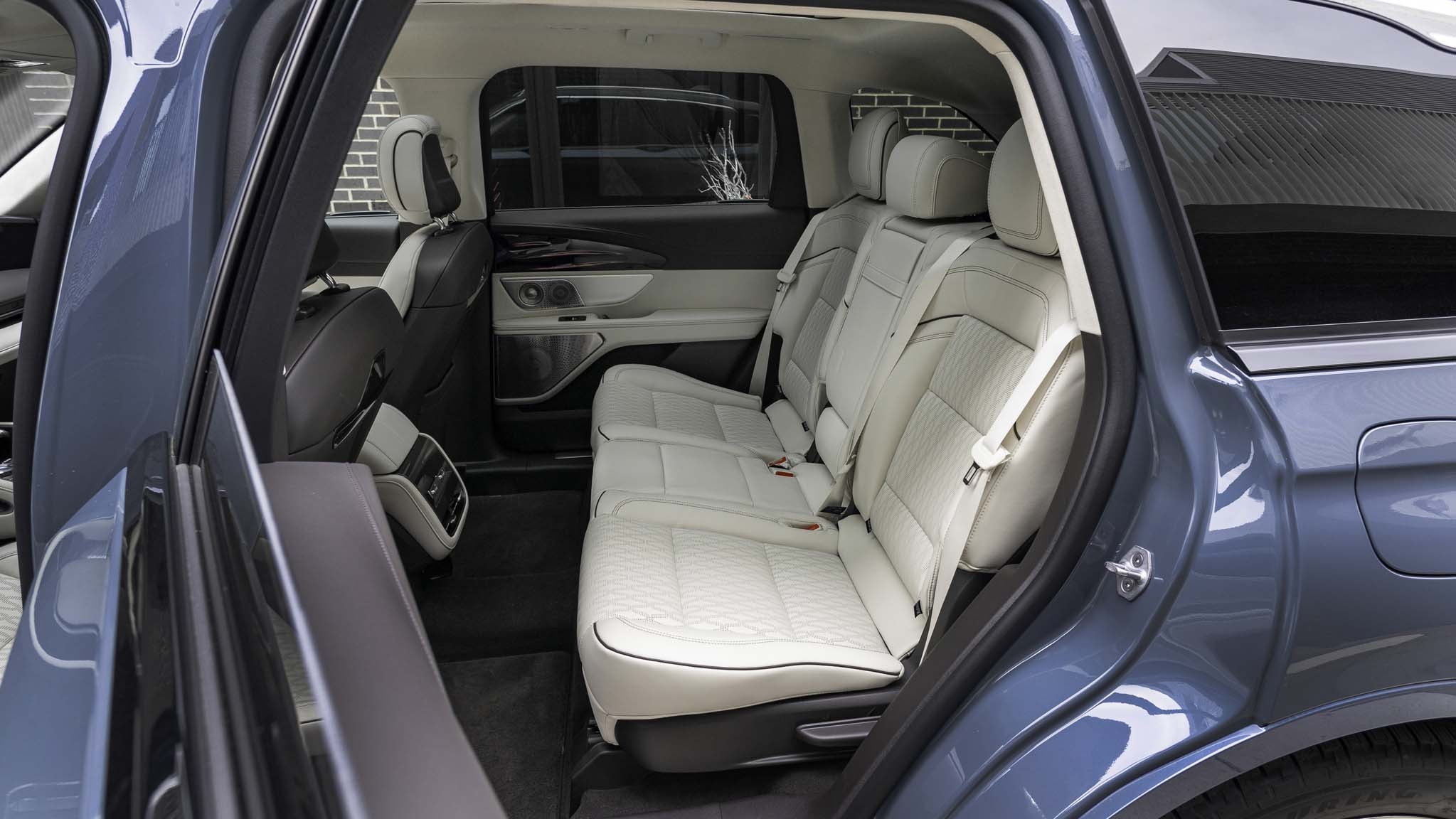 031 2025 Lincoln Nautilus Nautilus Black Label Hybrid AWD