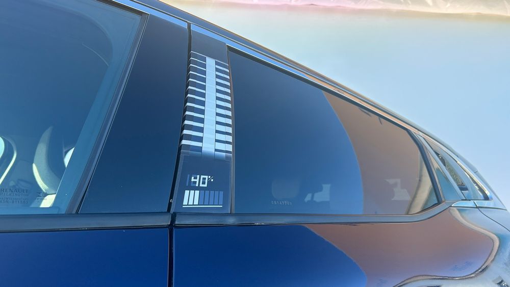 Continental E Ink B pillar