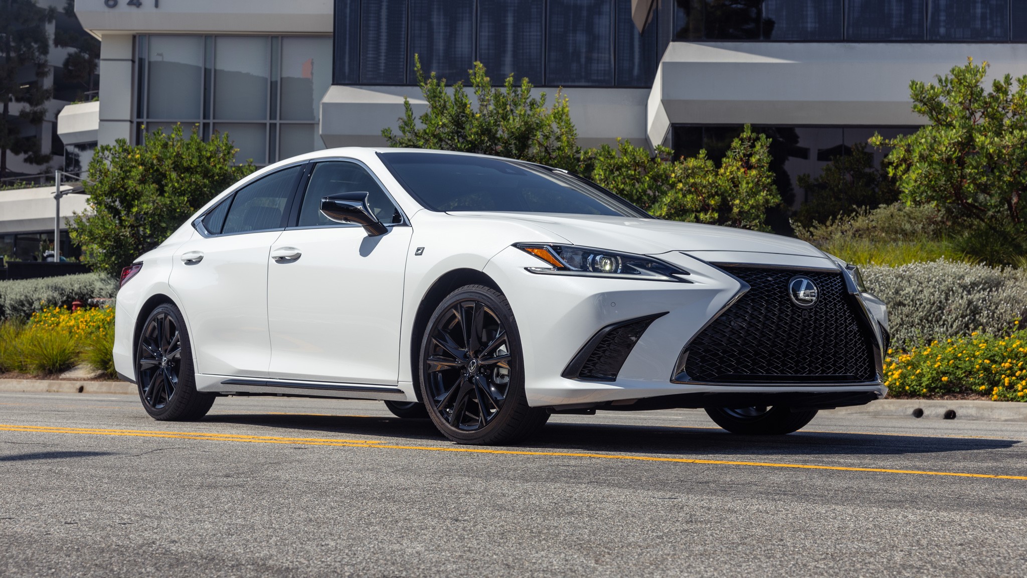 001 2024 Lexus ES350 Black Line Front Three Quarter Static LEAD