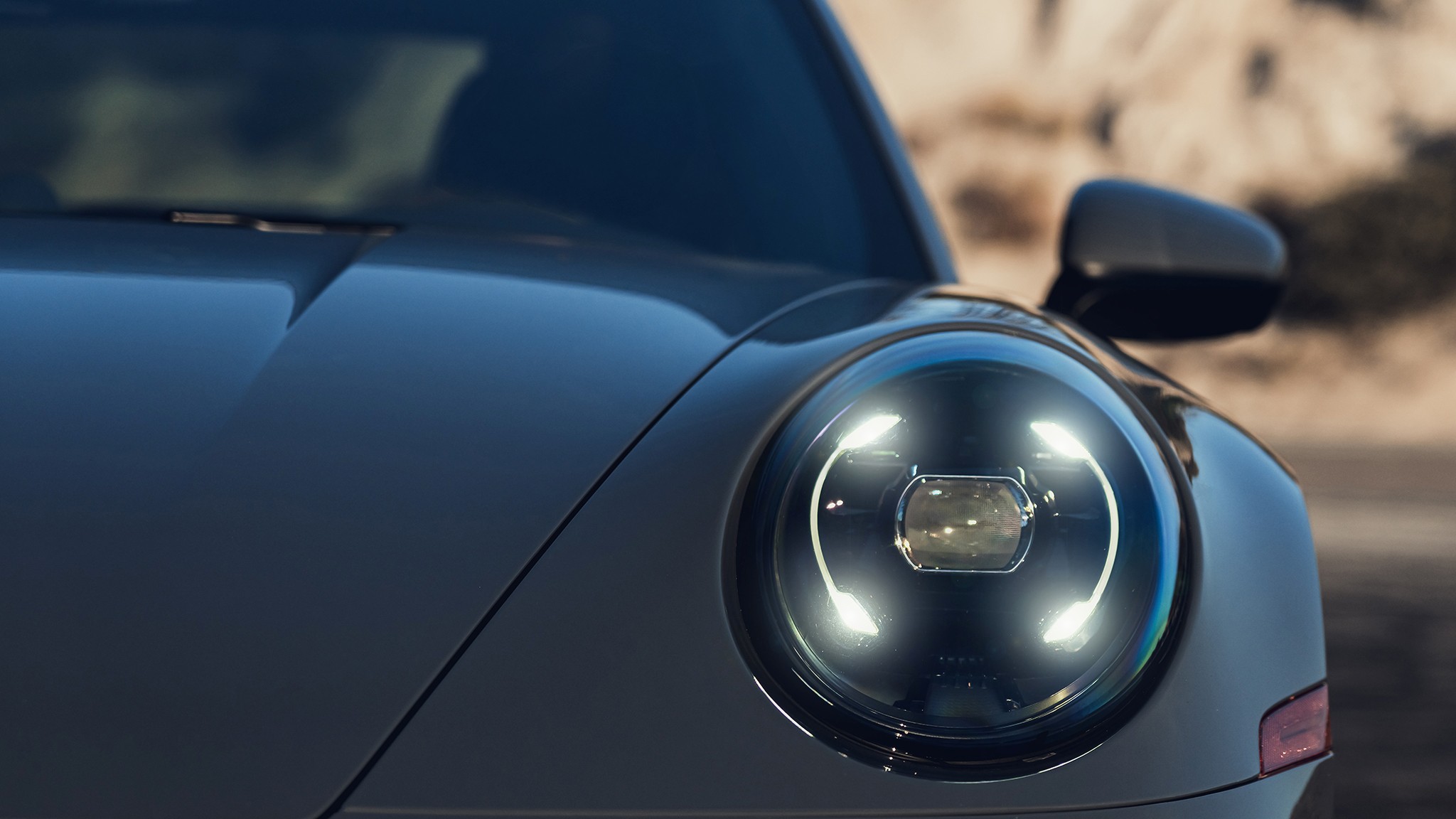 19 2025 Porsche 911 Carrera headloght