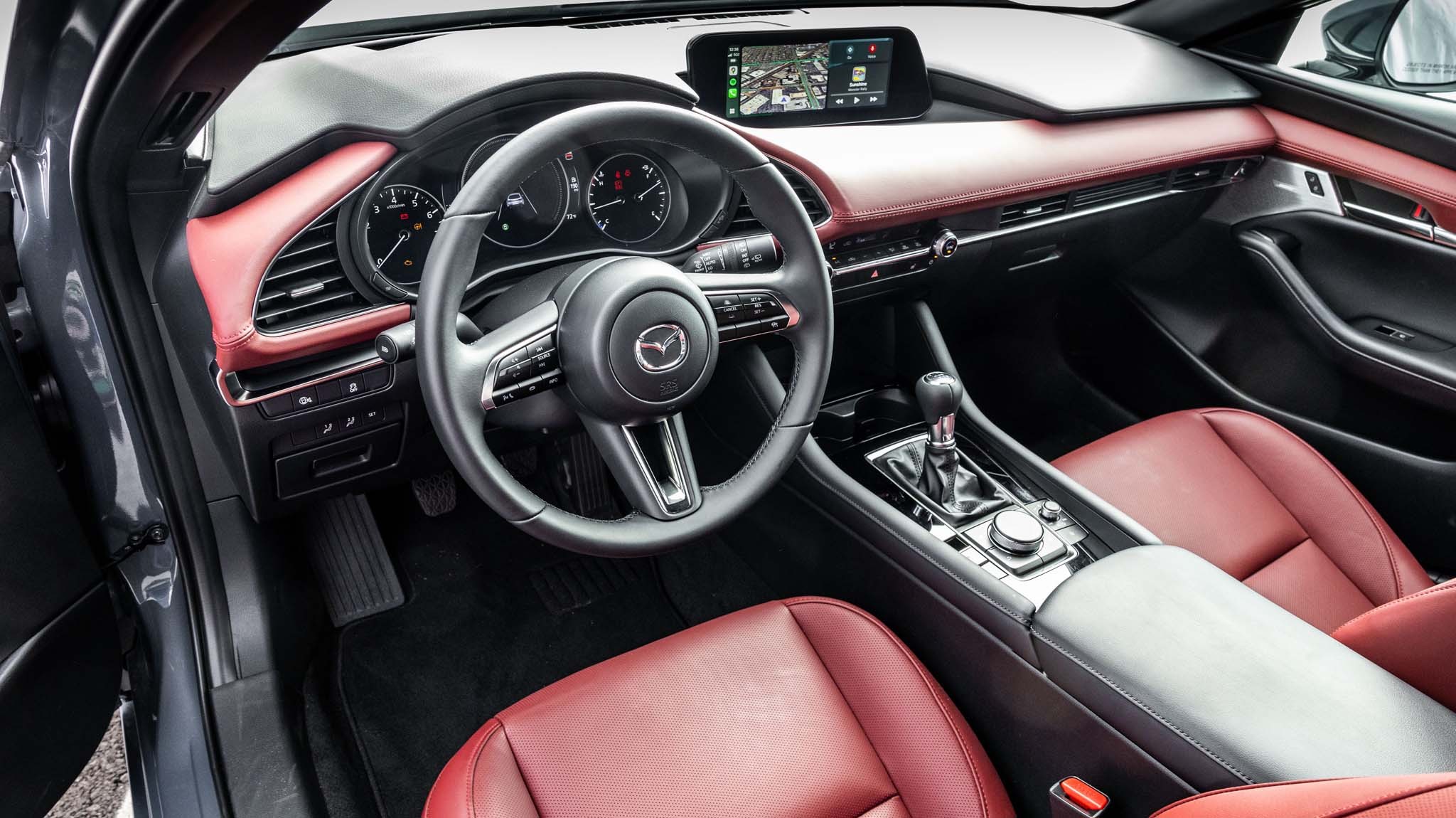 013 2025 Mazda 3 hatchback interior