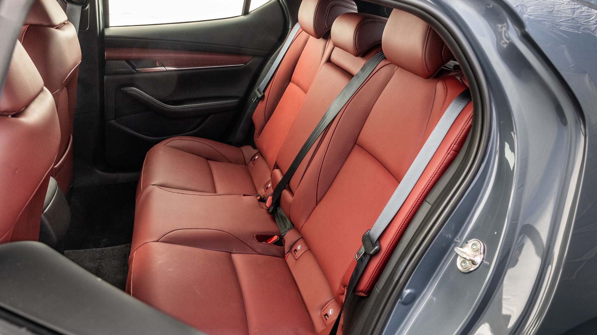 017 2025 Mazda 3 hatchback rear seats
