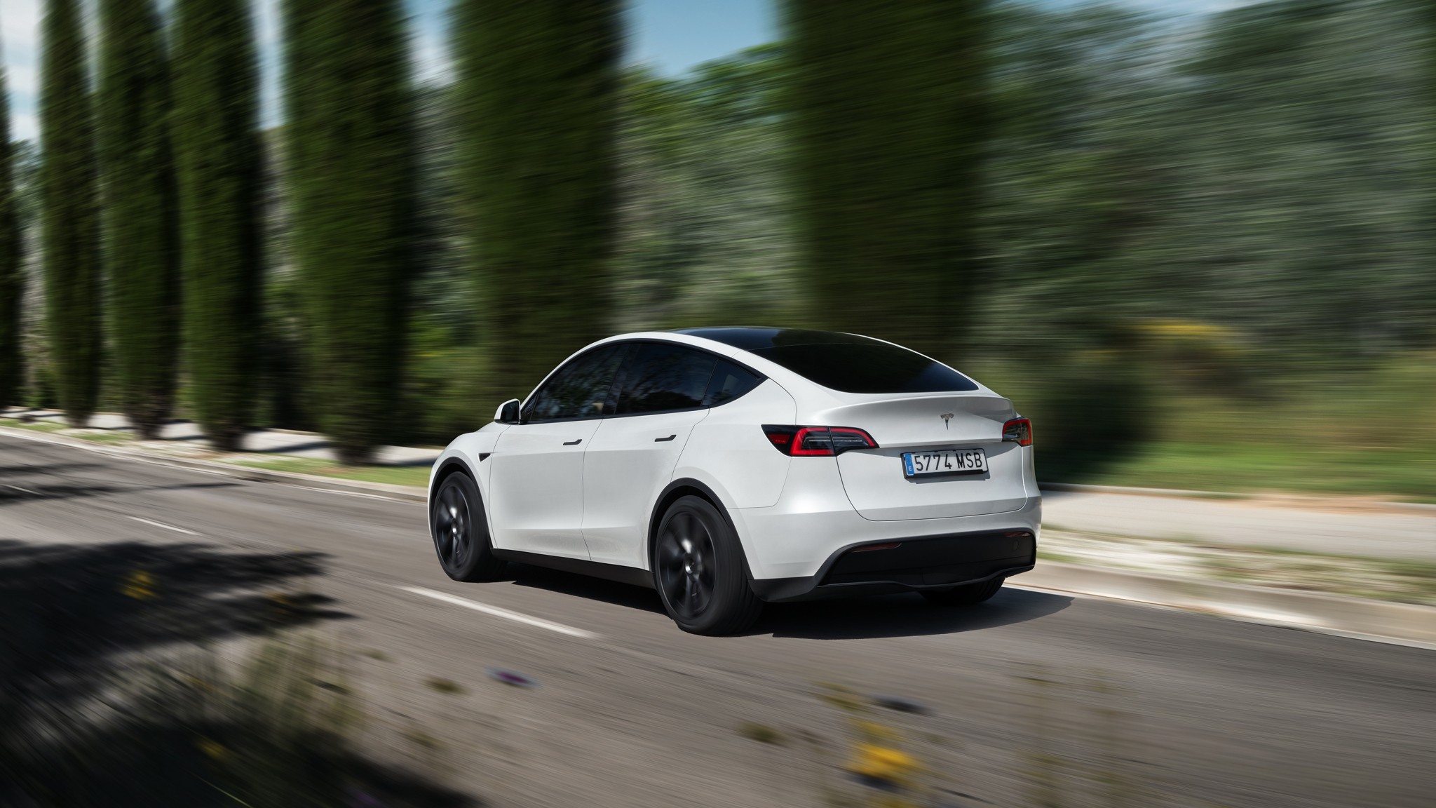 16 2025 Tesla Model Y front view