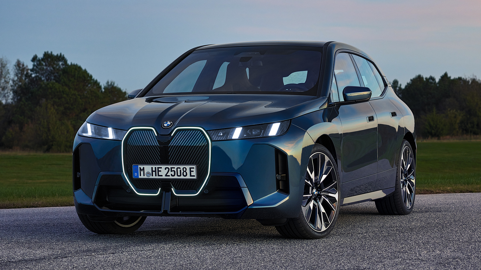 2026 BMW iX xDrive60 17