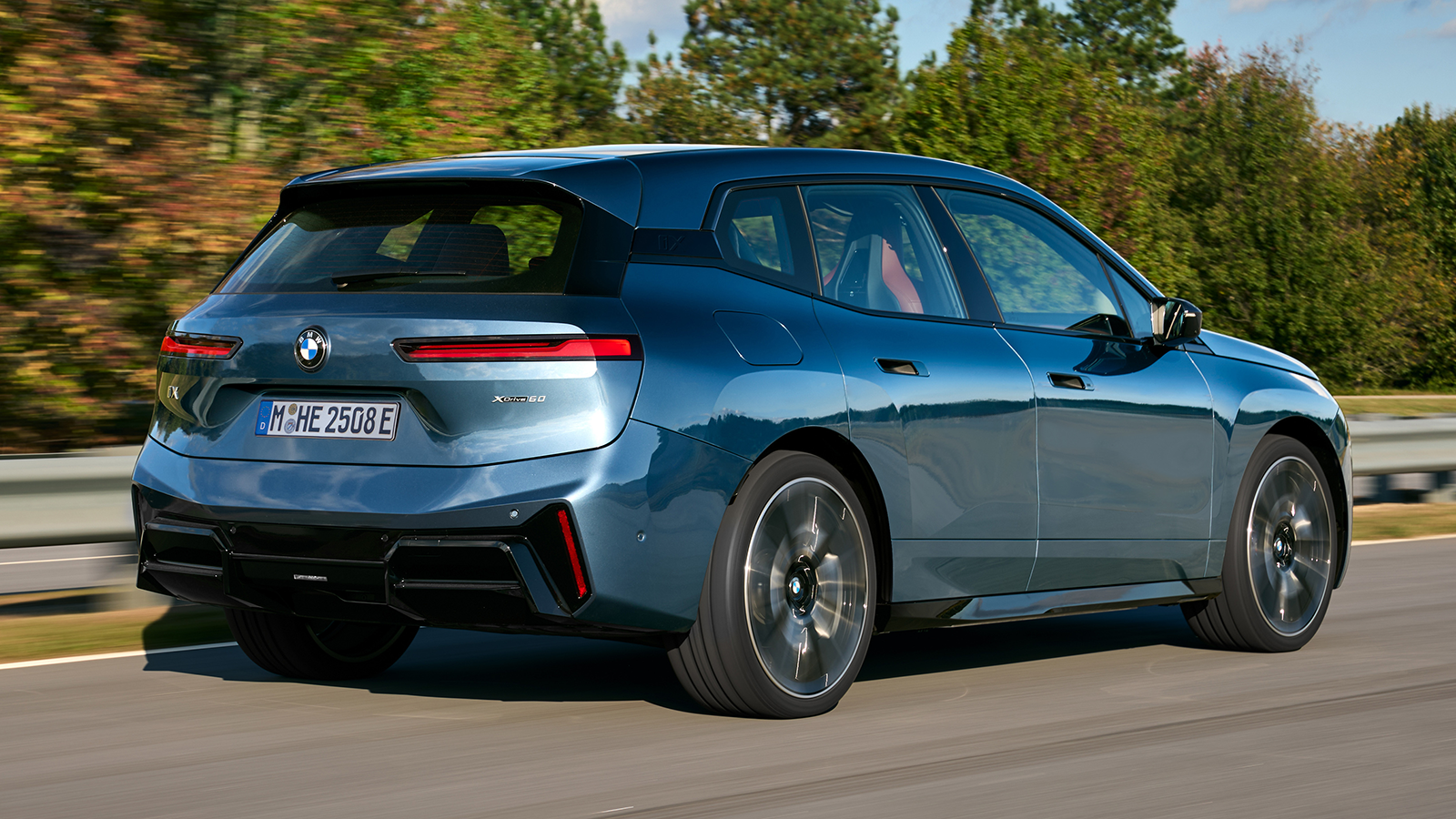 2026 BMW iX xDrive60 16