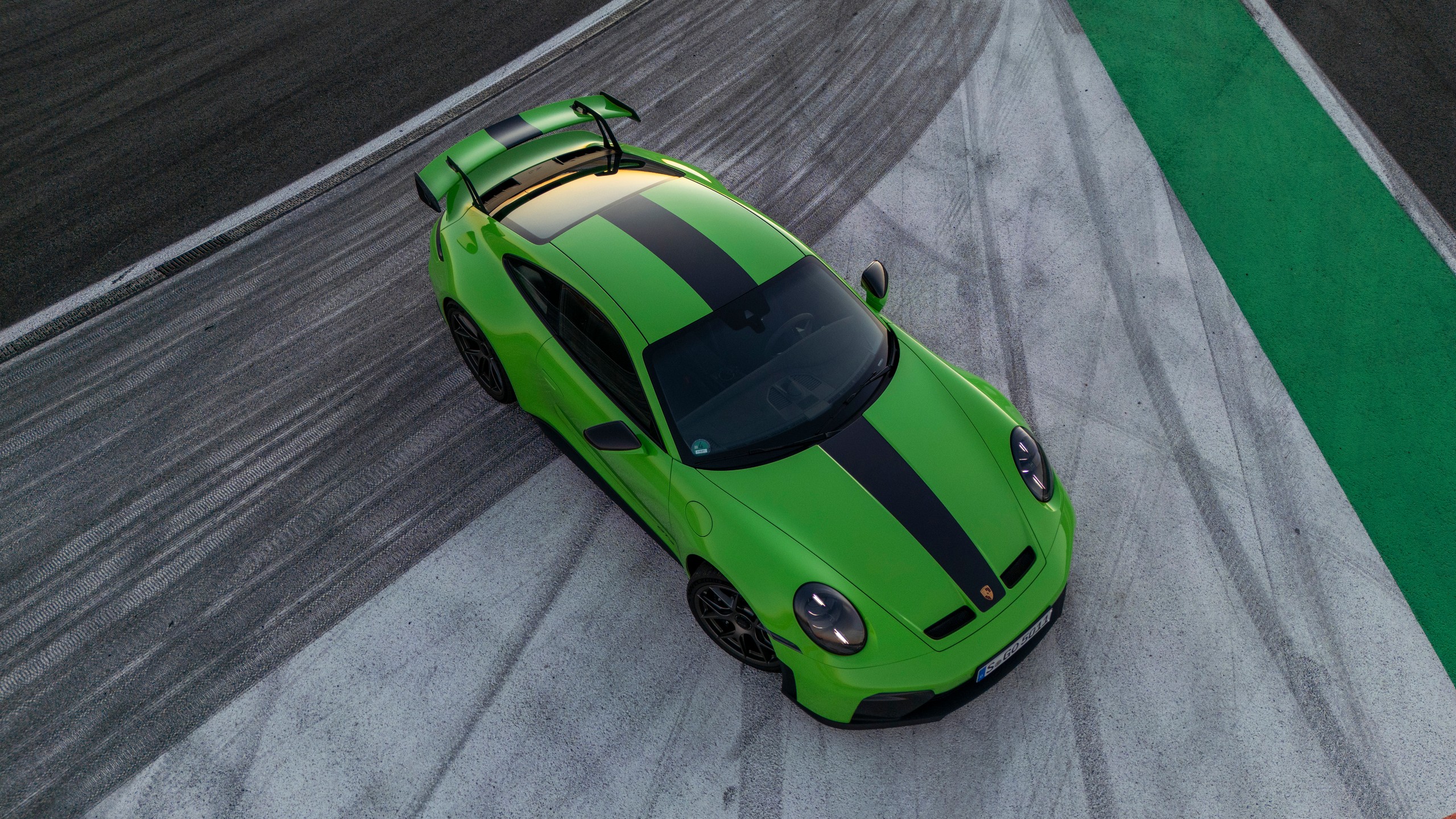 2025 Porsche 911 GT3 Weissach 10