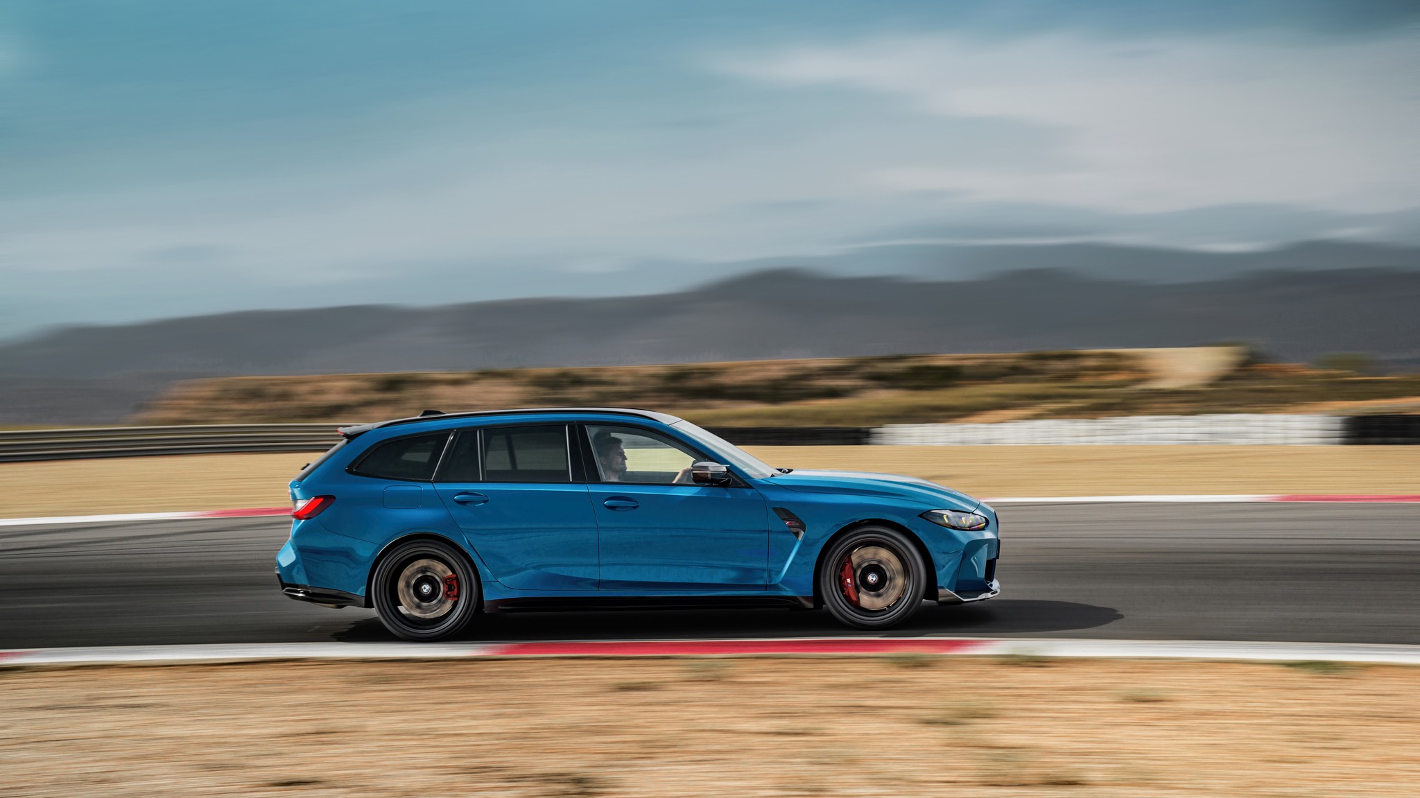 2026 BMW M3 CS Touring Wagon 35