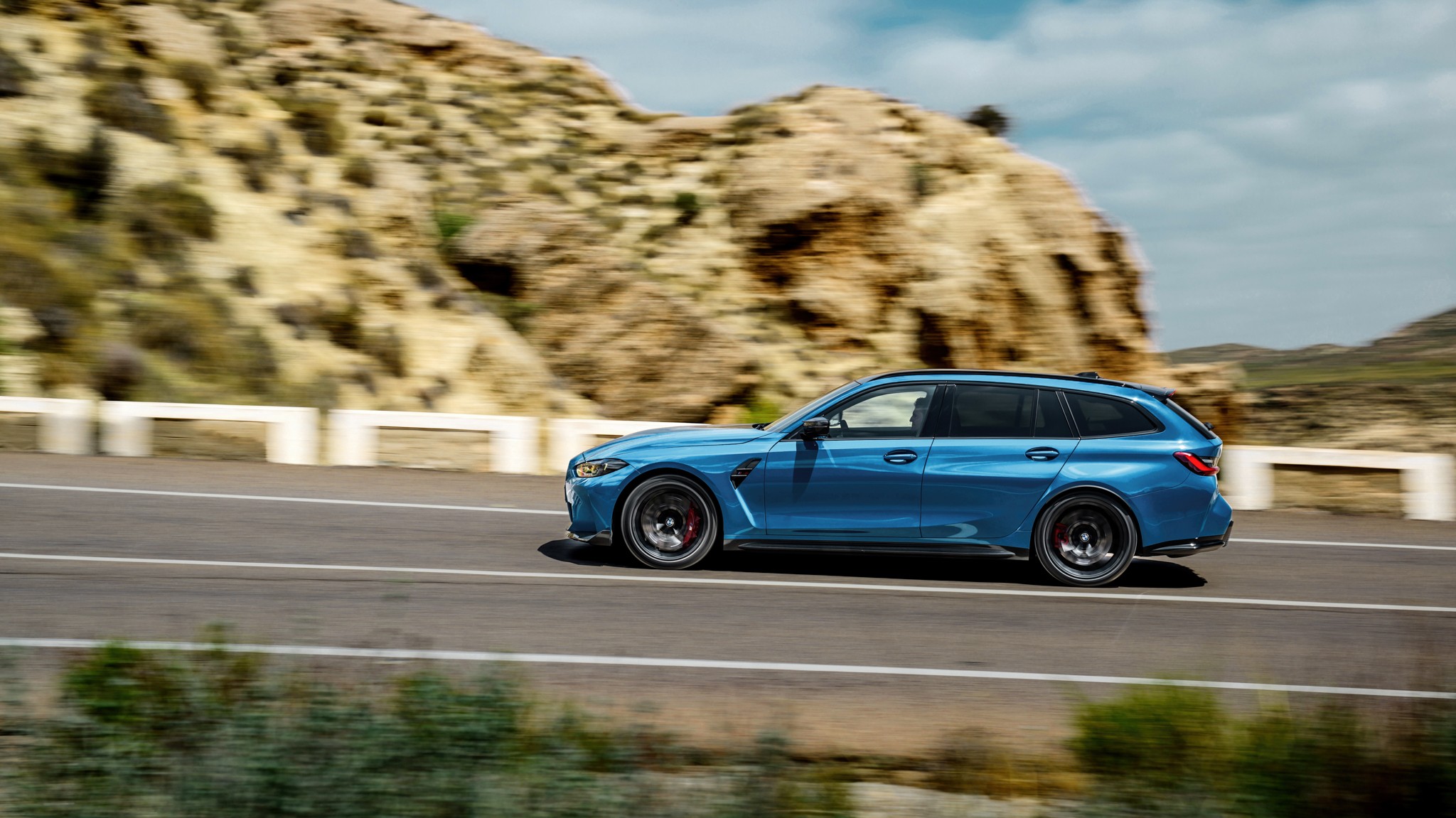 2026 BMW M3 CS Touring Wagon 42