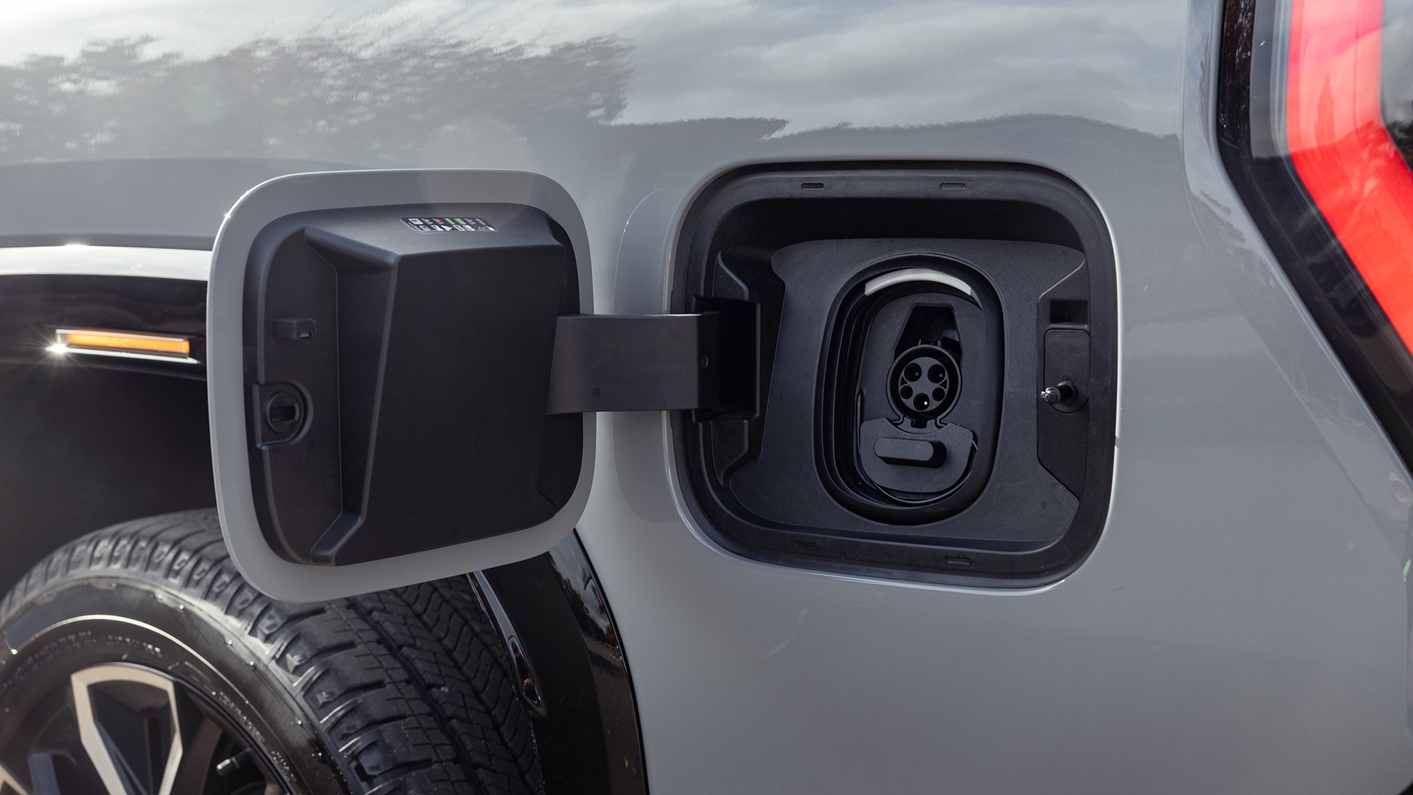 23 2025 GMC Sierra EV Denali plug in