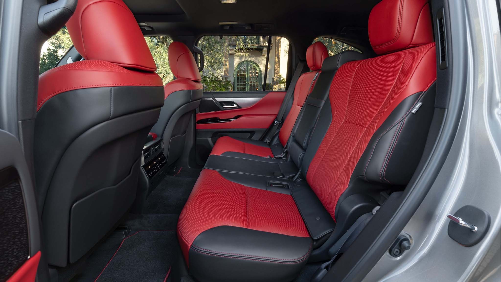 2025 Lexus LX700h F Sport Handling 2