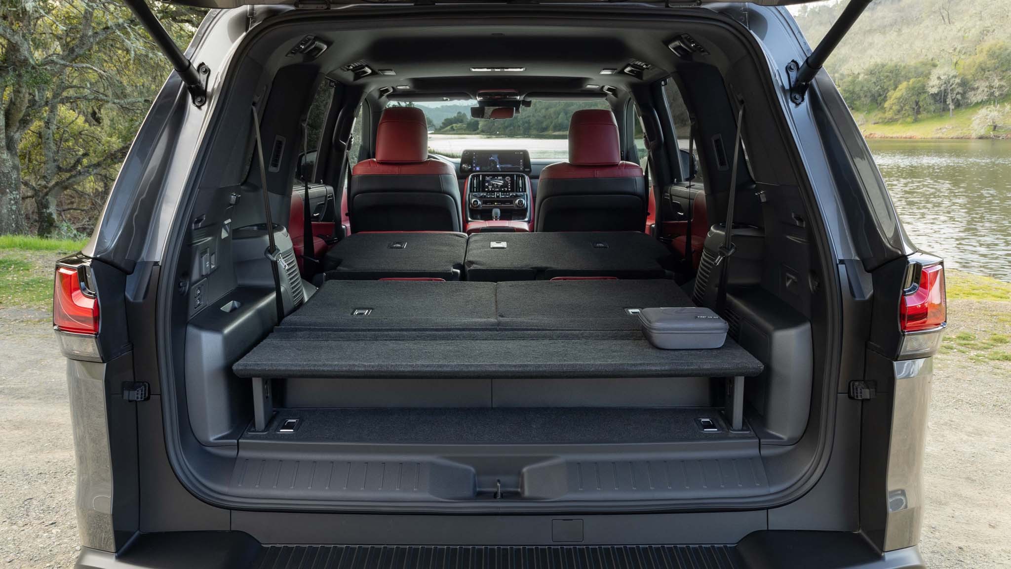 2025 Lexus LX700h F Sport Handling 4