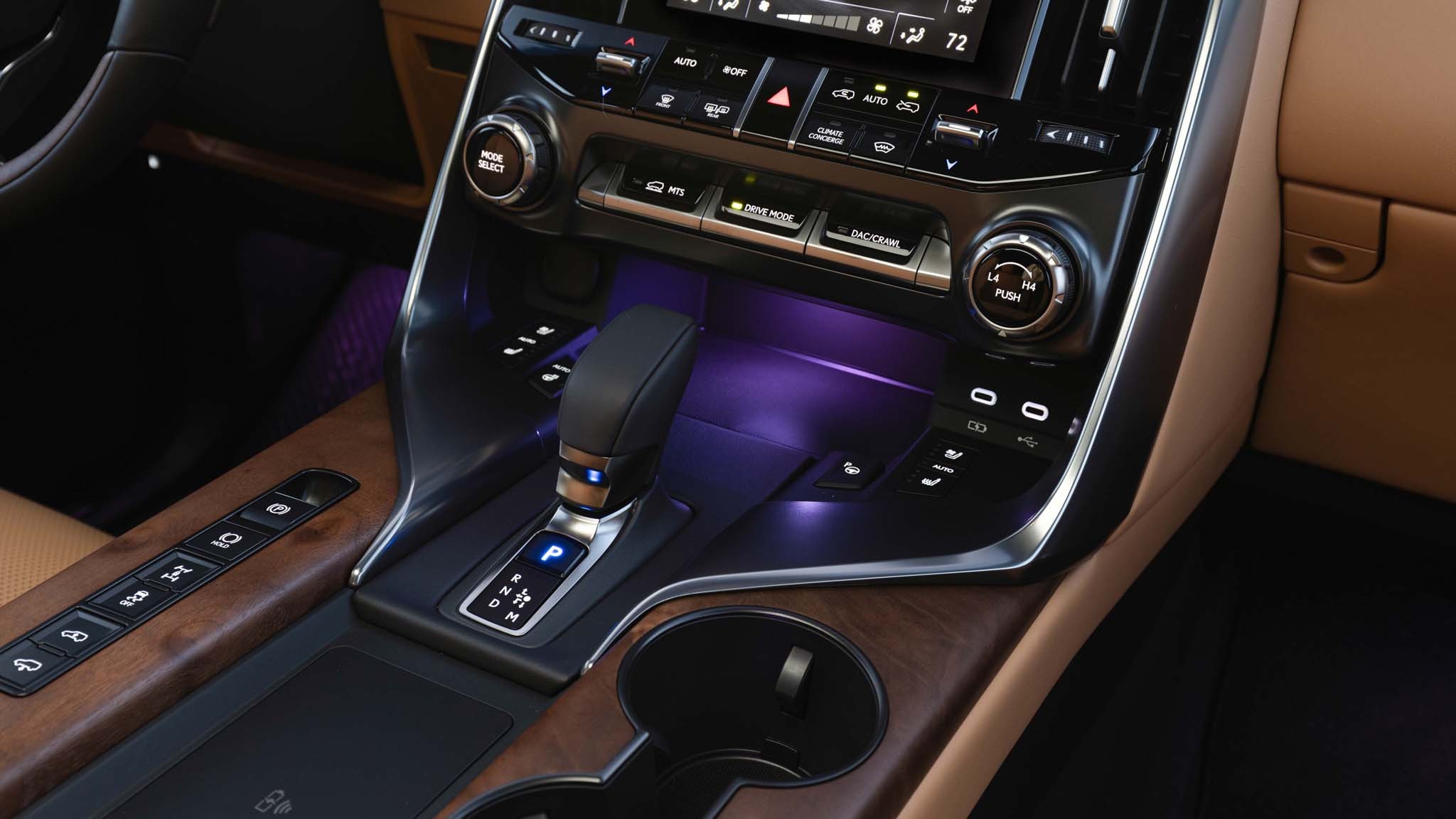 2025 Lexus LX700h Luxury 6