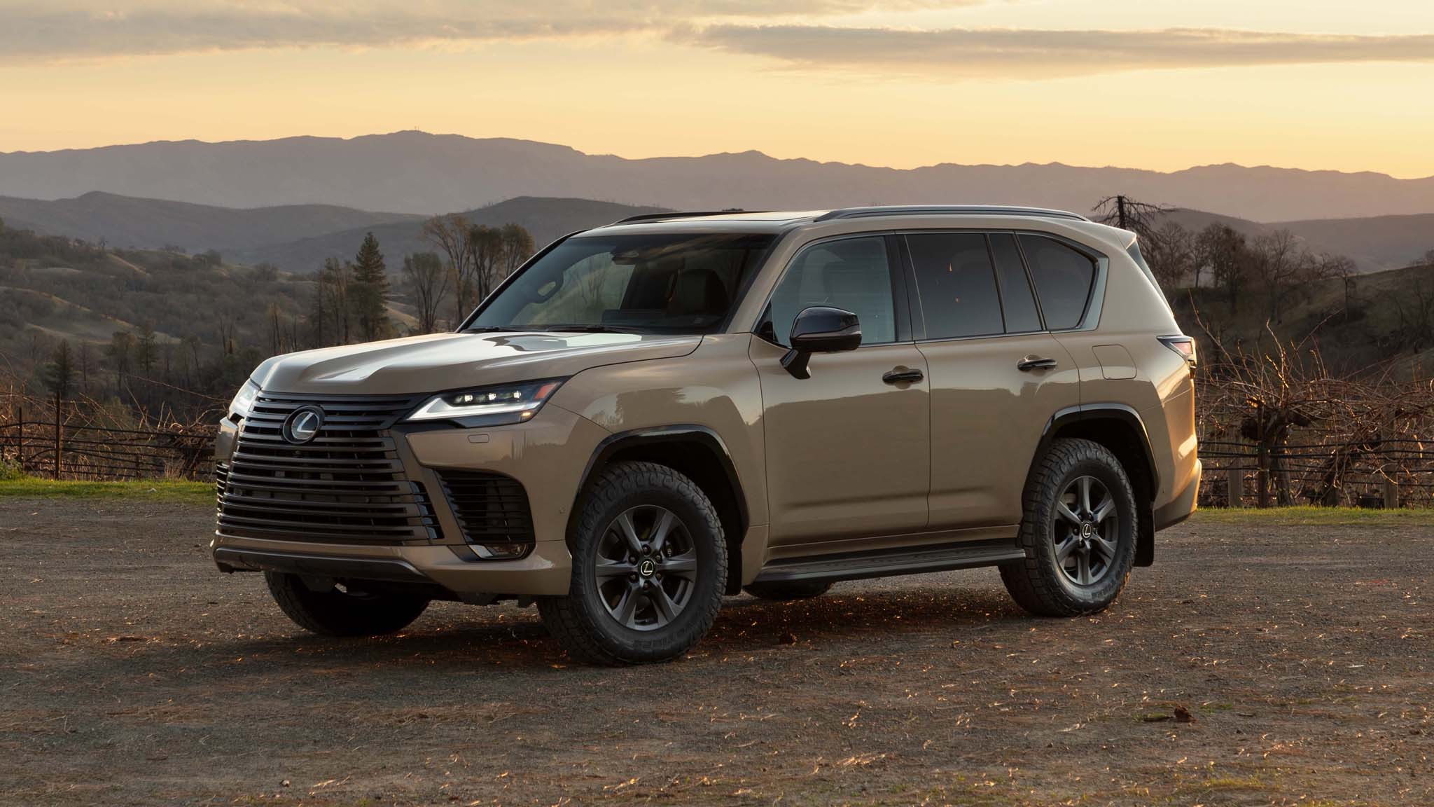 2025 Lexus LX700h Overtrail 2