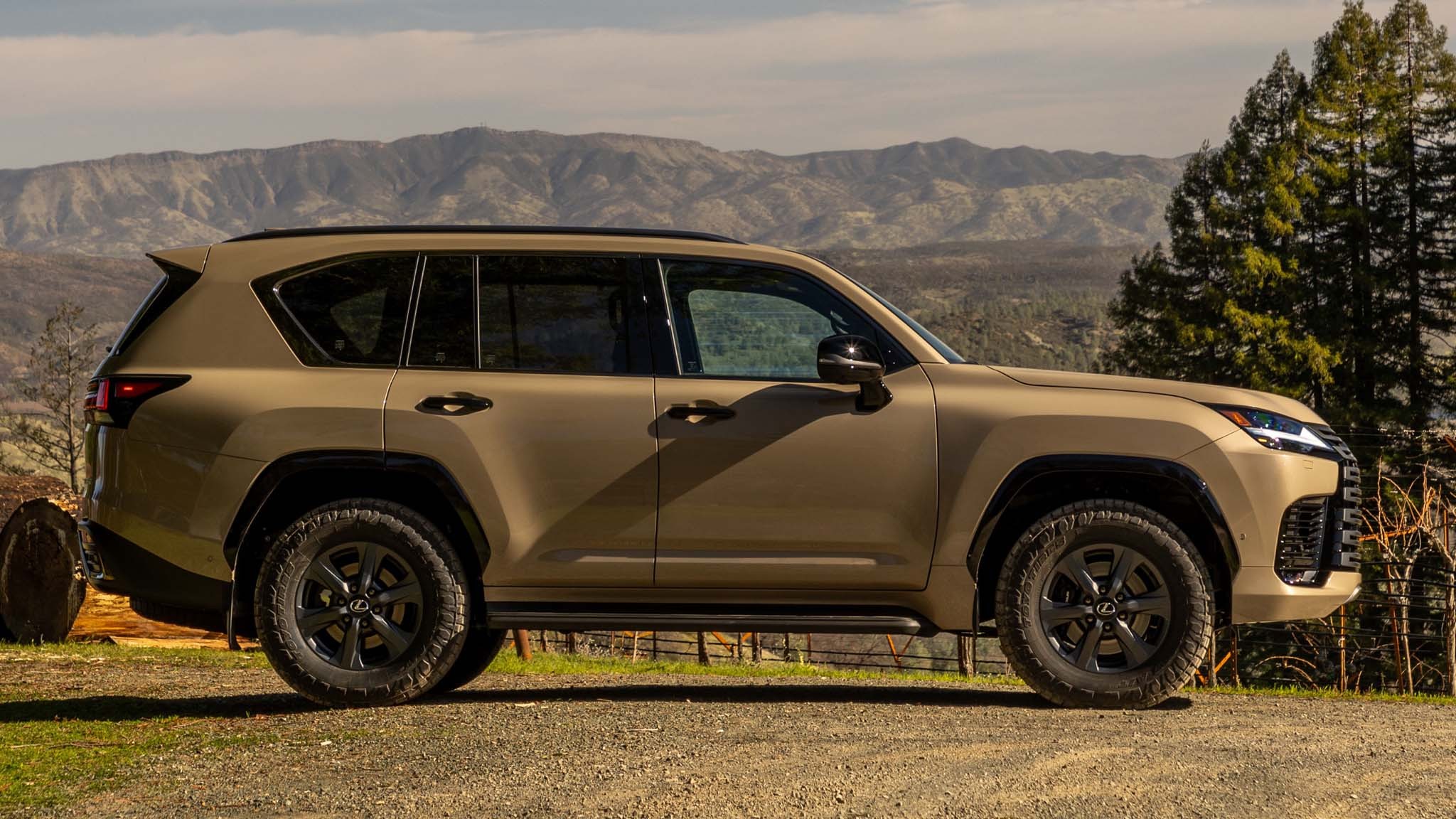 2025 Lexus LX700h Overtrail 7