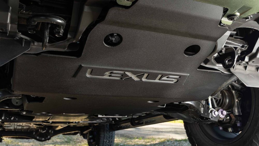 2025 Lexus LX700h Overtrail 18