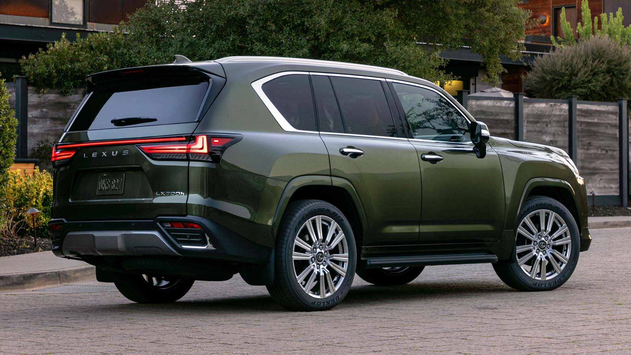 2025 Lexus LX700h Ultra Luxury 4