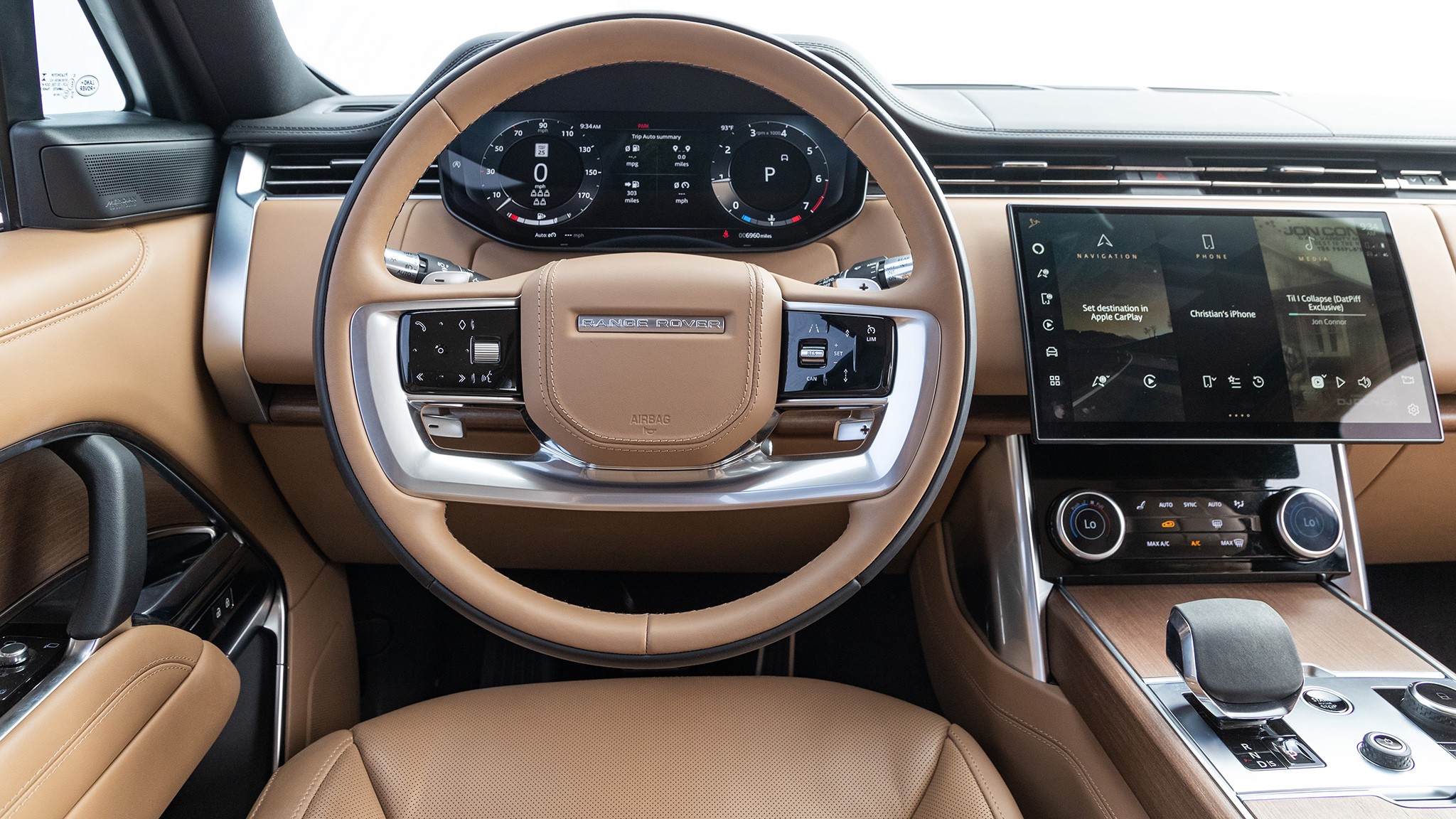 5 2025 Land Rover Range Rover interior