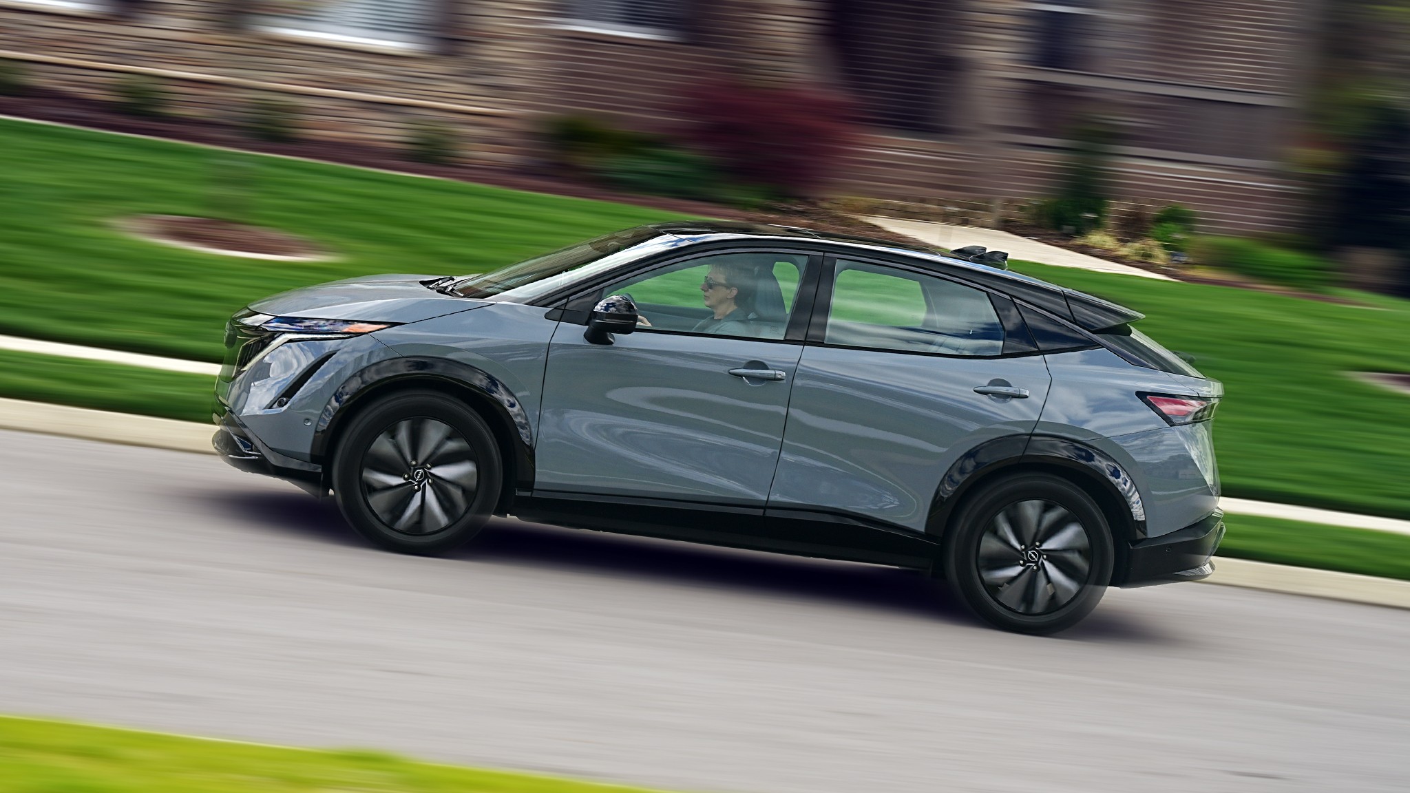 3 2025 Nissan Ariya side view