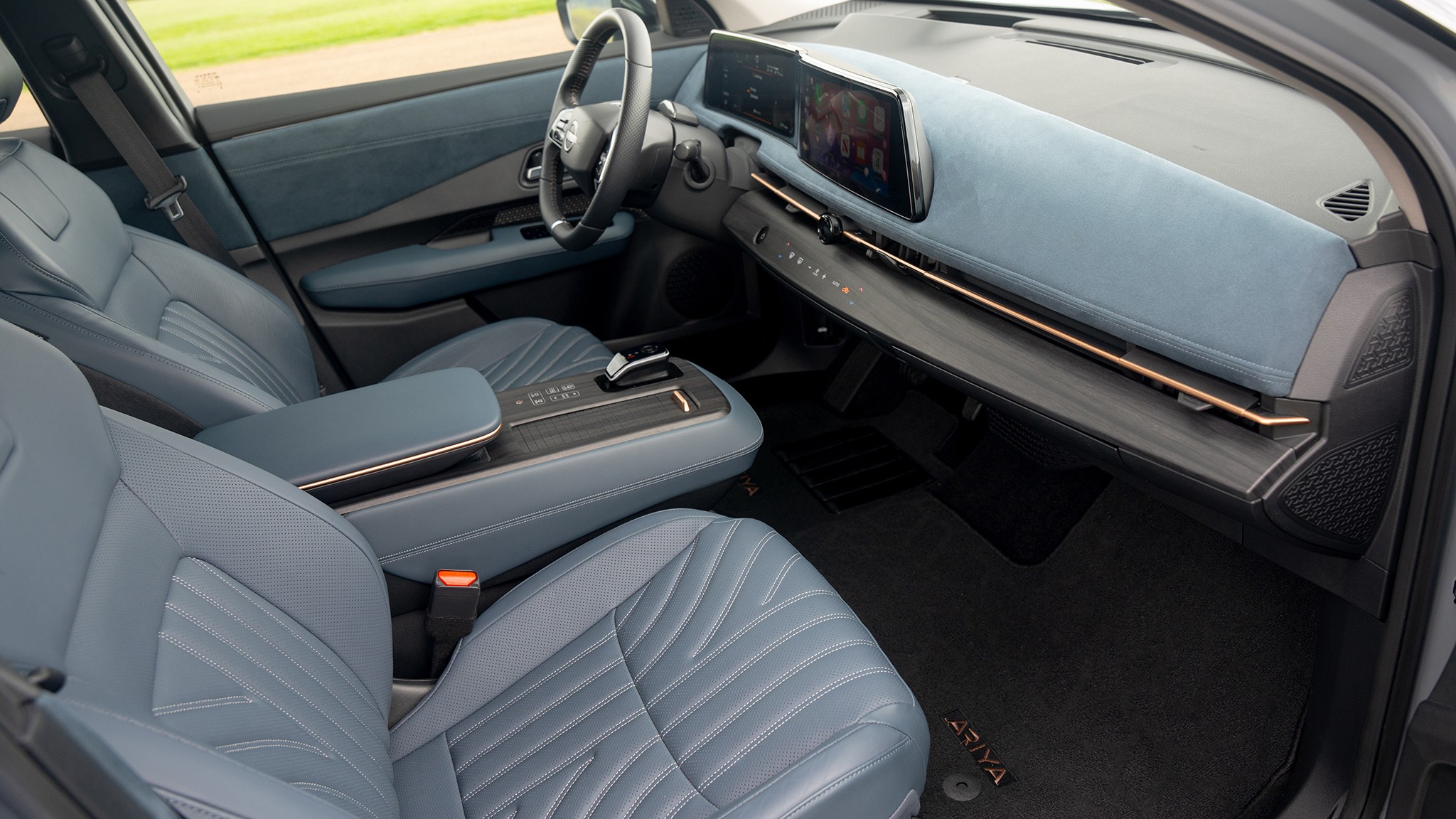 7 2025 Nissan Ariya interior