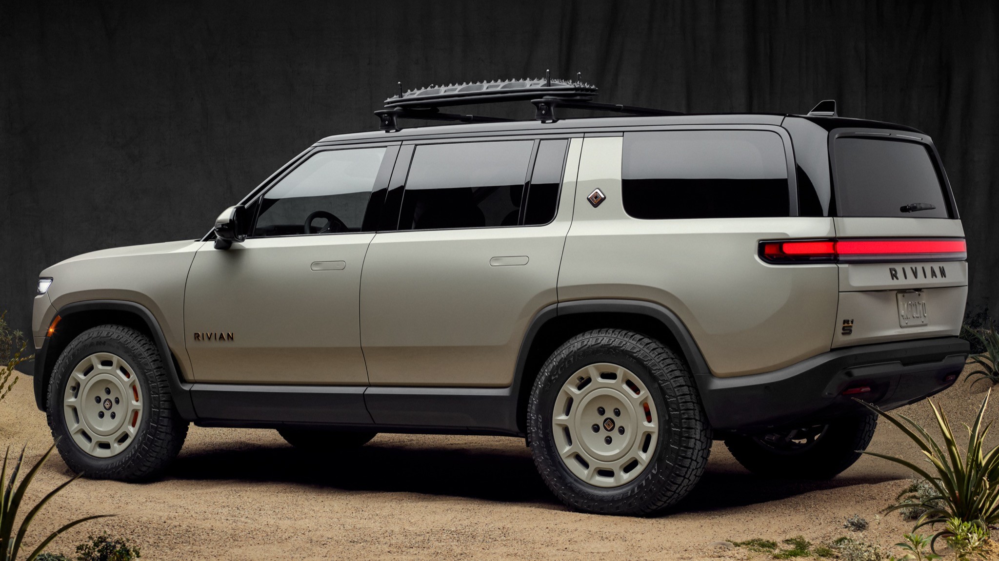 2025 Rivian R1 California Dune Edition 9